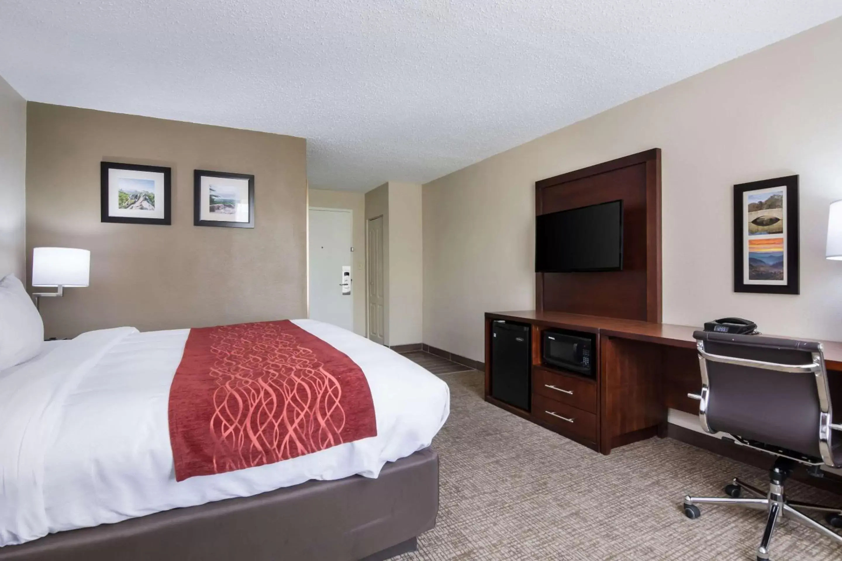 Photo of the whole room, Bed in Comfort Inn Kings Mountain