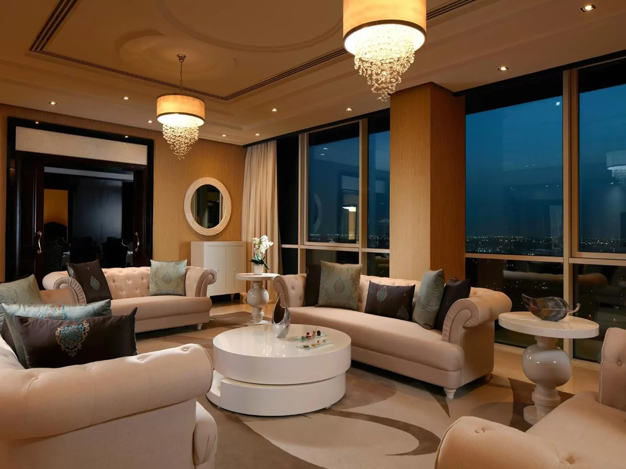 Living room, Seating Area in Millennium Hotel & Convention Centre Kuwait