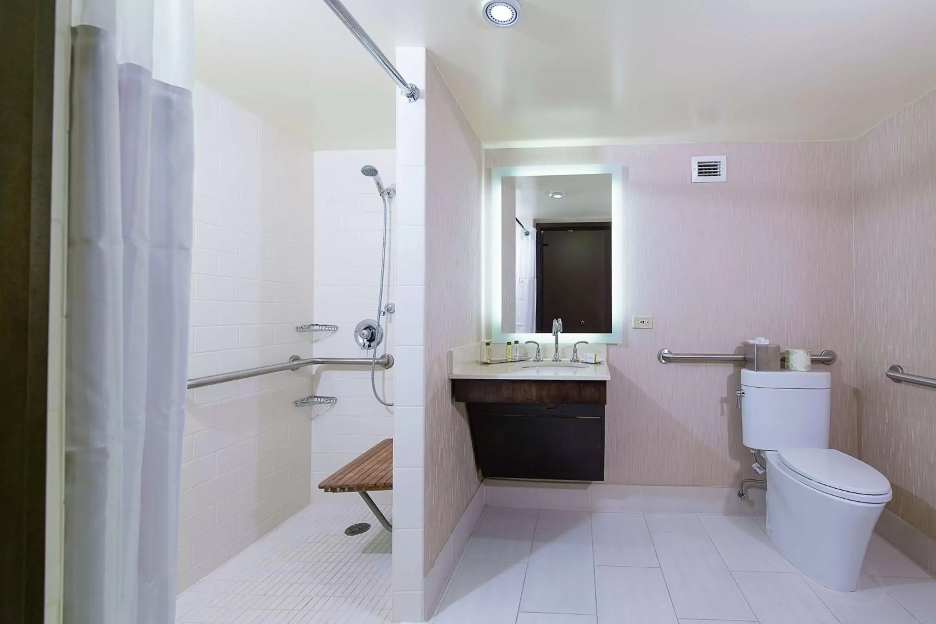 Bathroom in DoubleTree by Hilton San Diego-Mission Valley