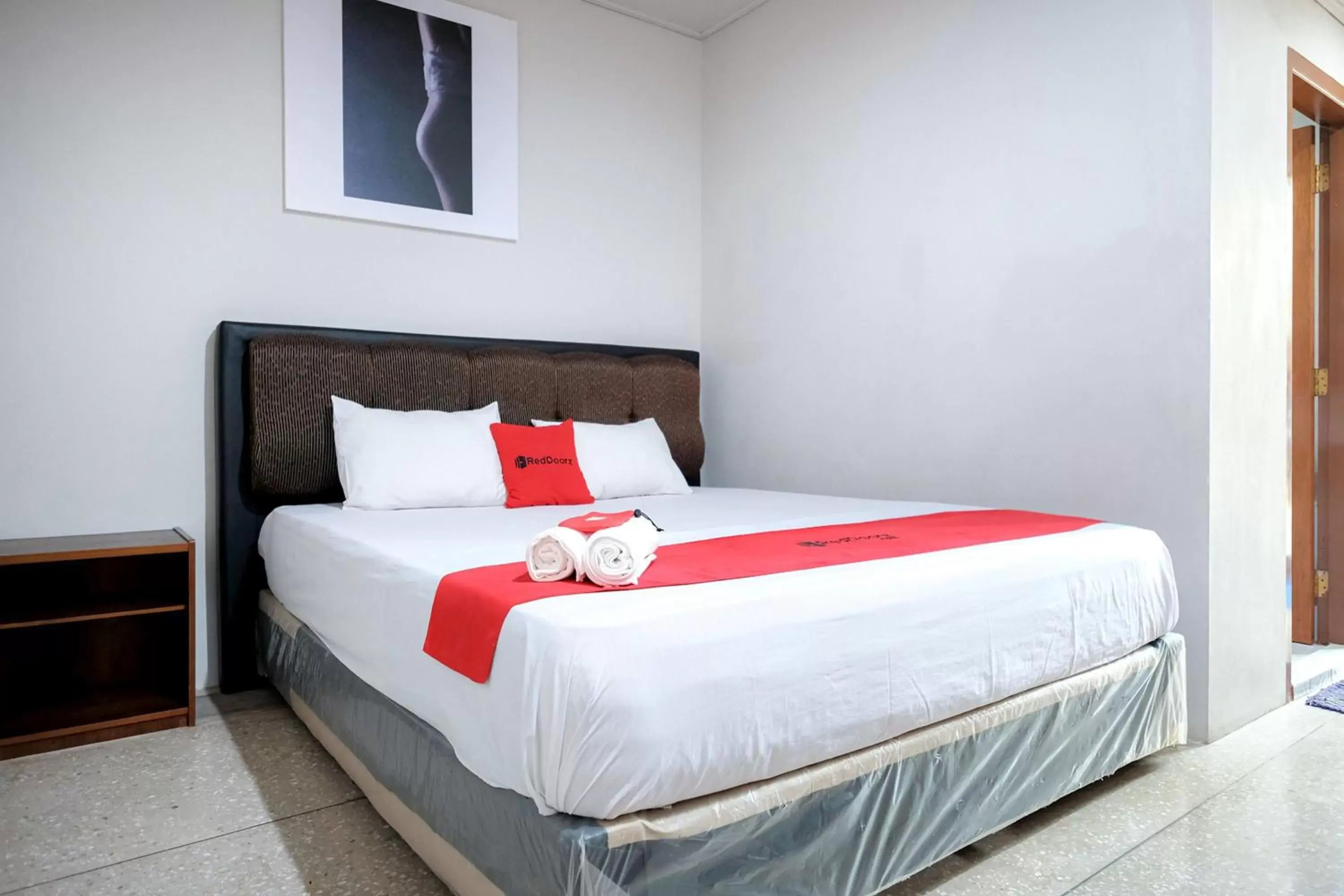 Bedroom, Bed in RedDoorz @ Cempaka Putih Jambi