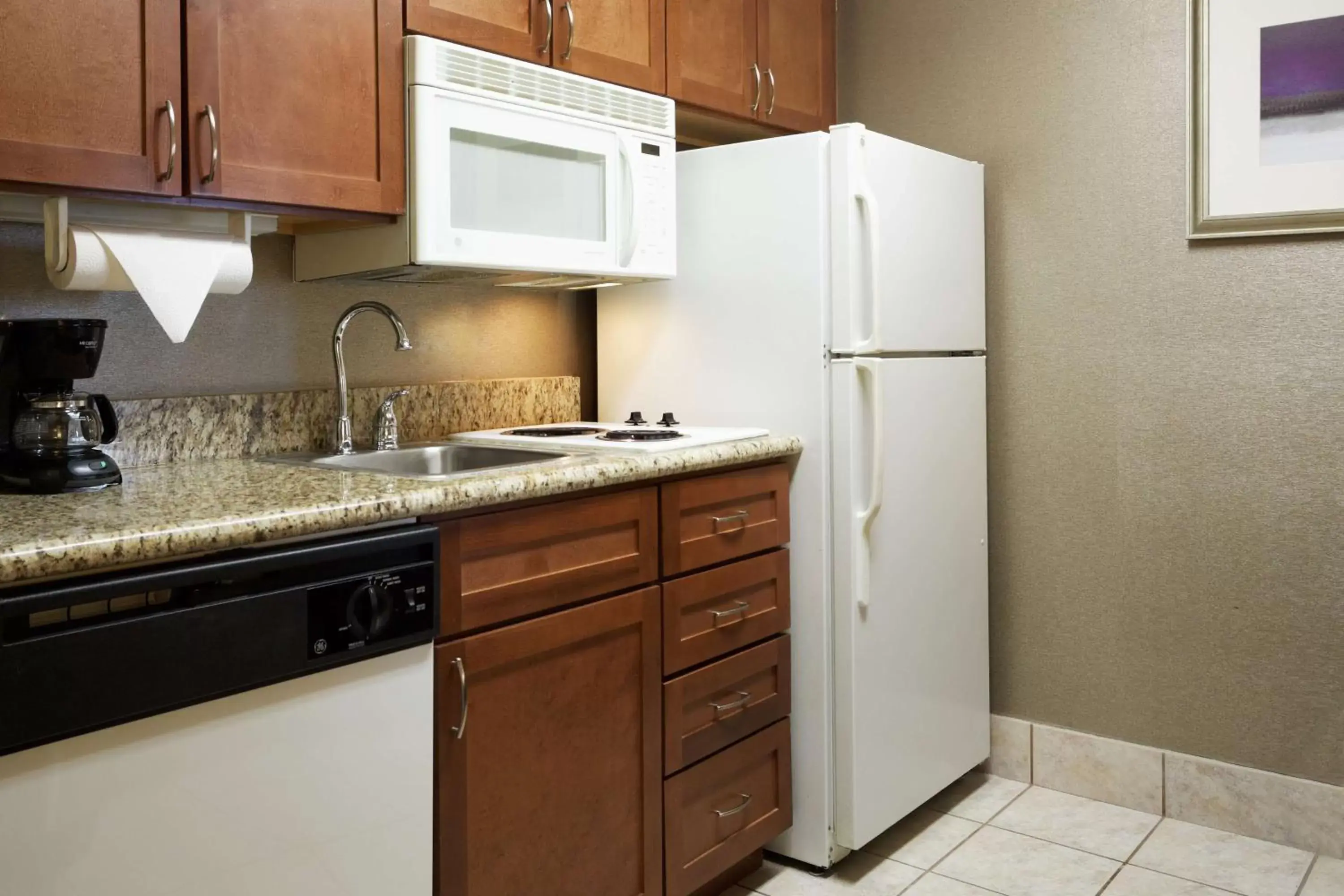 Kitchen or kitchenette, Kitchen/Kitchenette in Homewood Suites by Hilton Raleigh-Durham Airport at RTP