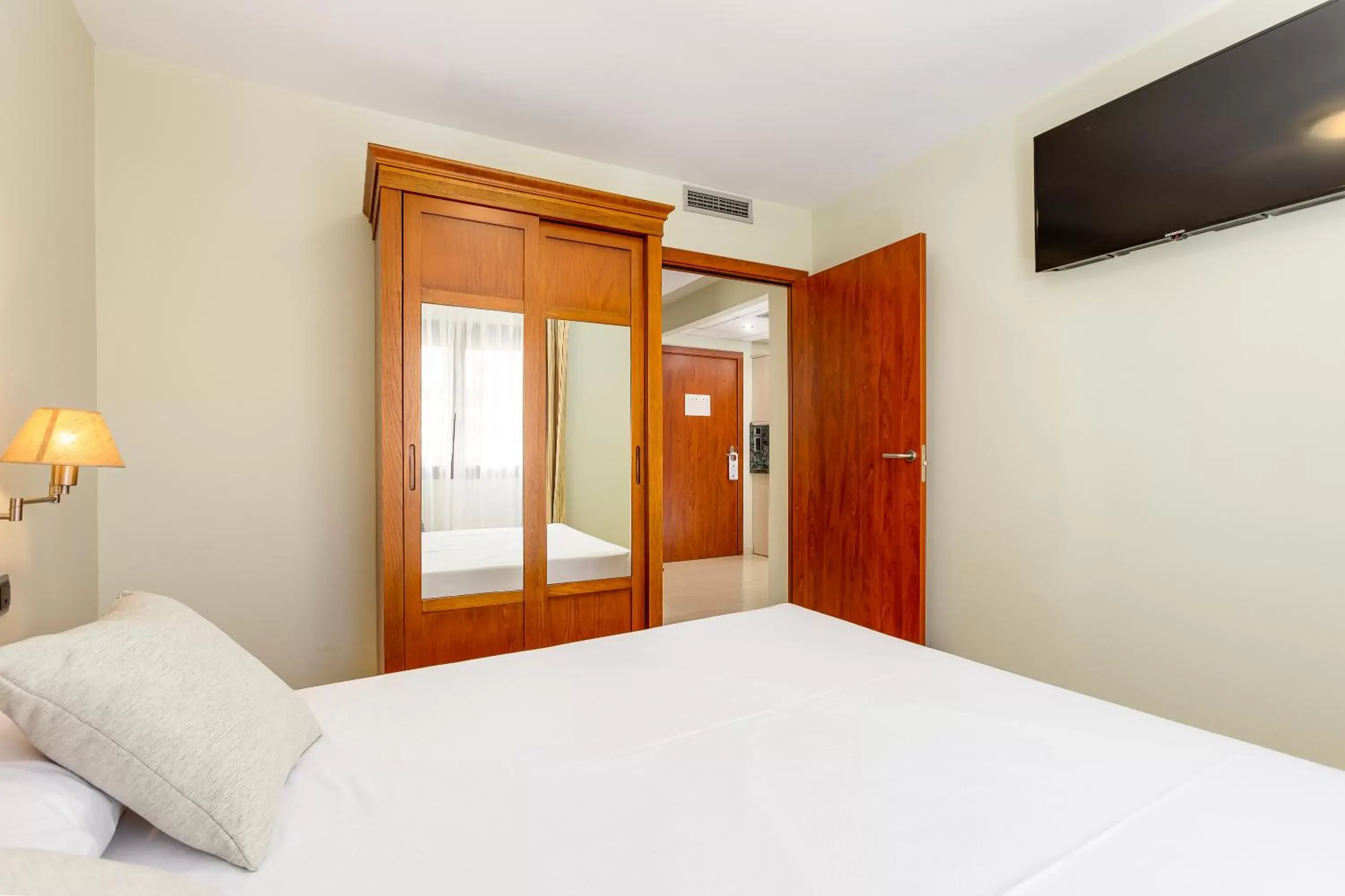 Bedroom, Bed in Daniya Denia Spa & Business 4*