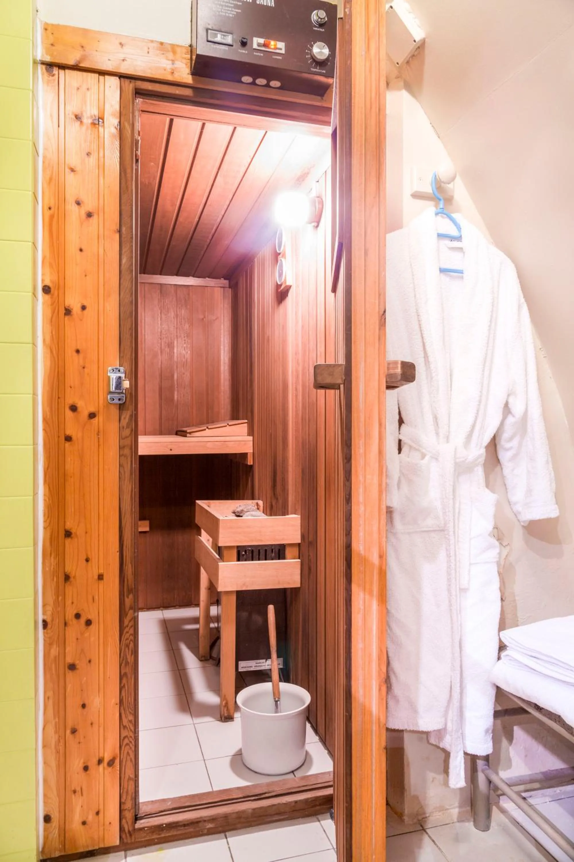 Property building in Hotel Des Arts