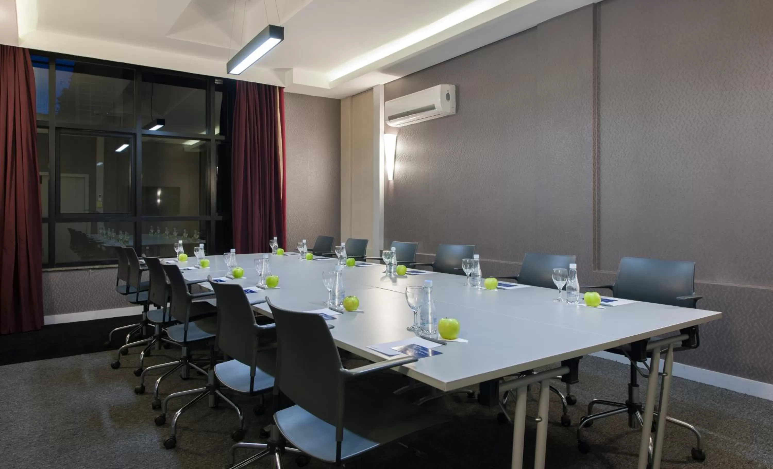 Meeting/conference room in Radisson Blu Belo Horizonte Savassi