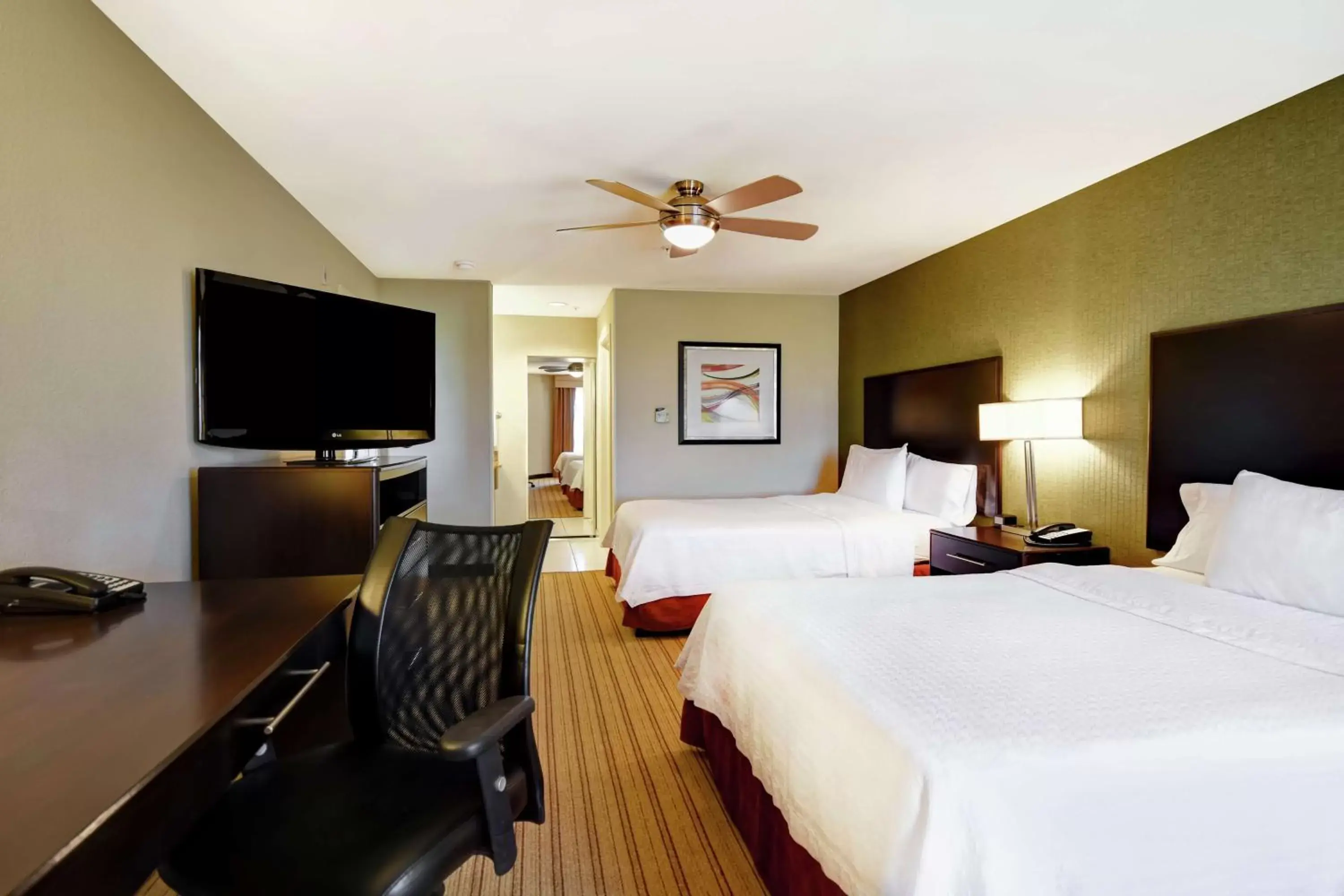 Bed, TV/Entertainment Center in Homewood Suites by Hilton Fort Worth West at Cityview