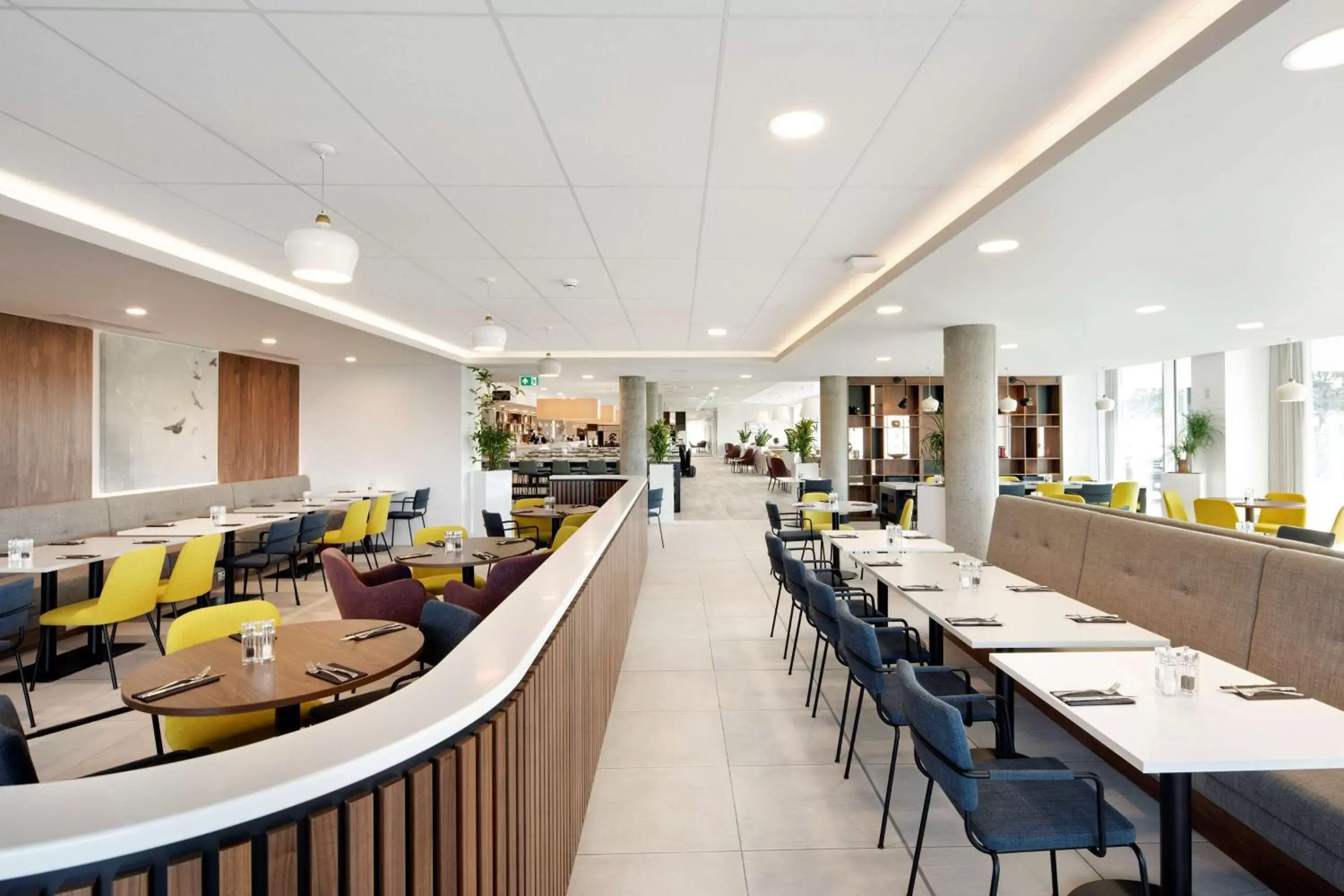 Restaurant/Places to Eat in Hampton By Hilton London Stansted Airport