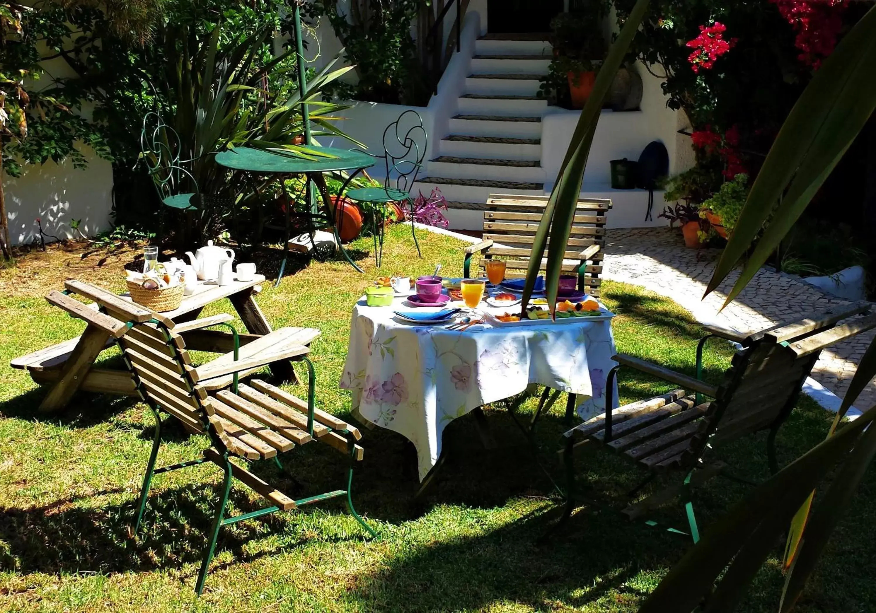 Garden, Restaurant/Places to Eat in Uma Casa a Beira Sol