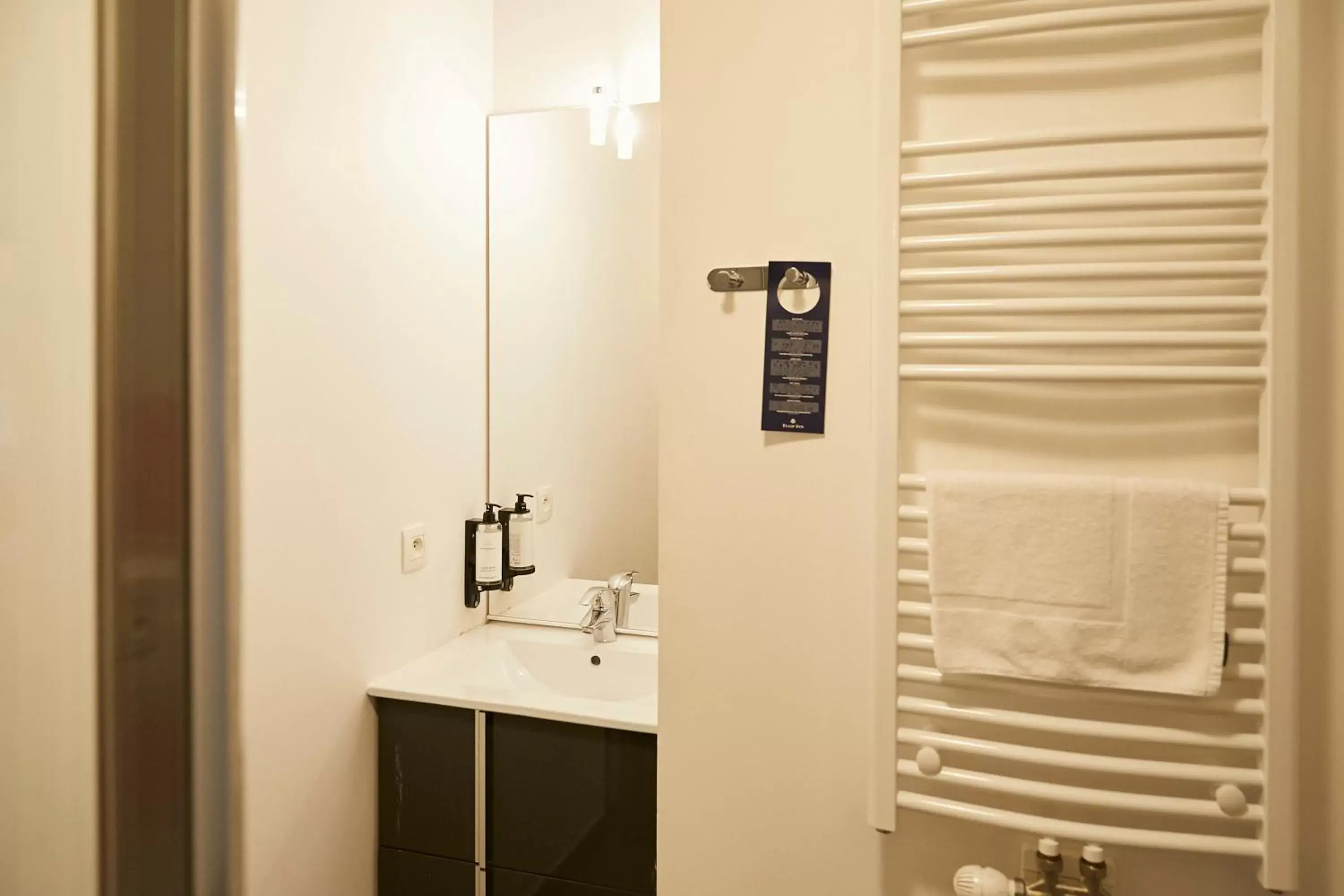 Bathroom in Tulip Inn Massy Palaiseau - Residence