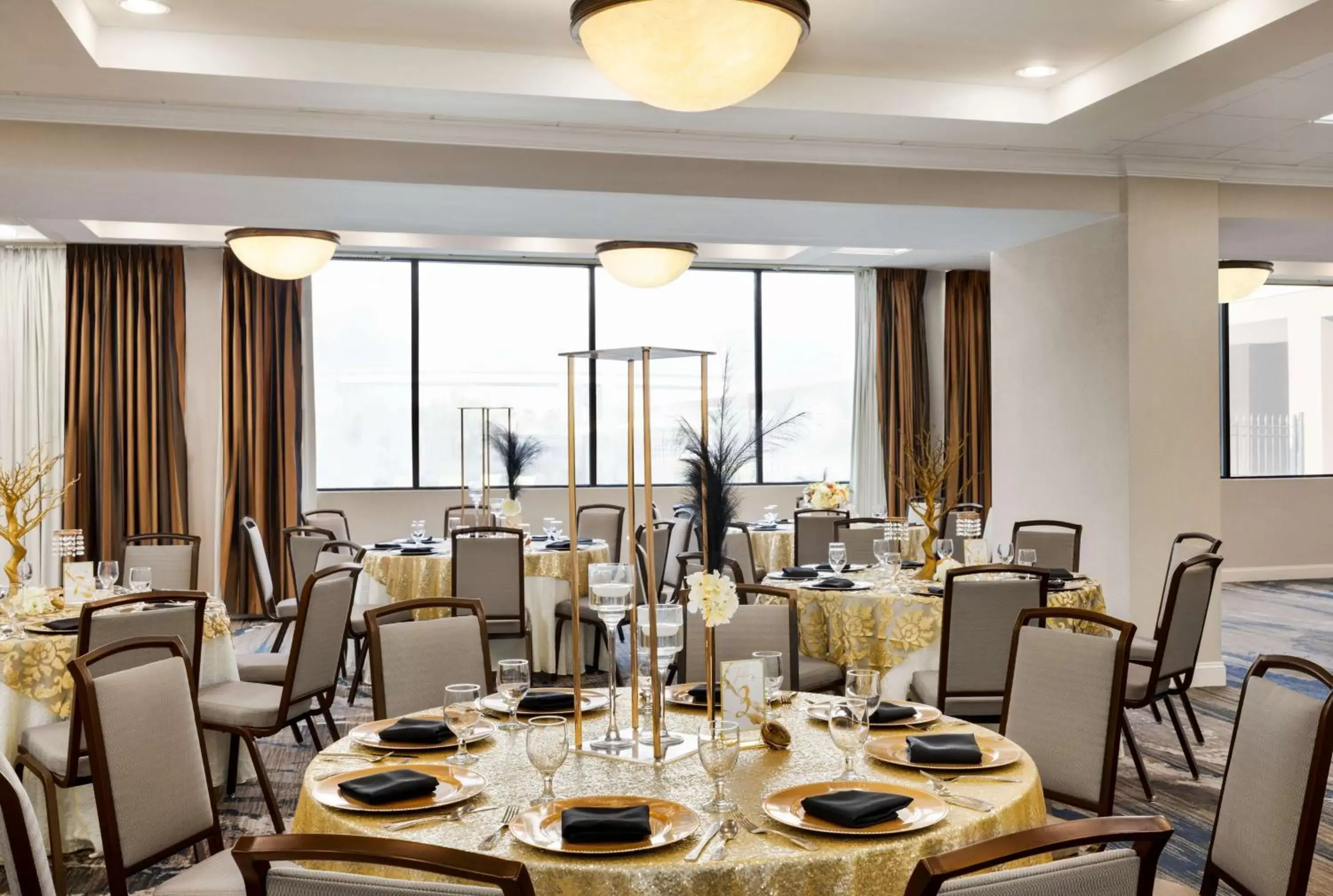 Meeting/conference room, Restaurant/Places to Eat in DoubleTree by Hilton New Orleans Airport