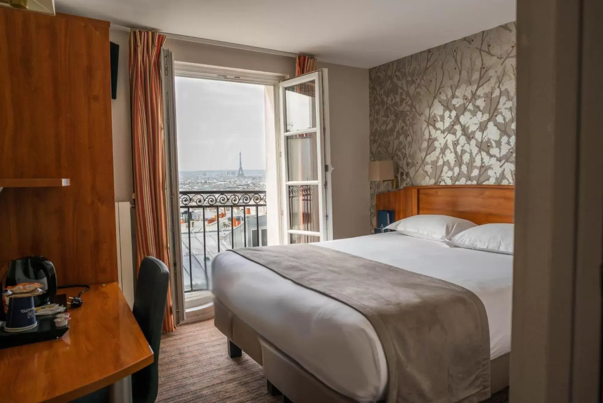 Bedroom, Bed in Timhotel Montmartre