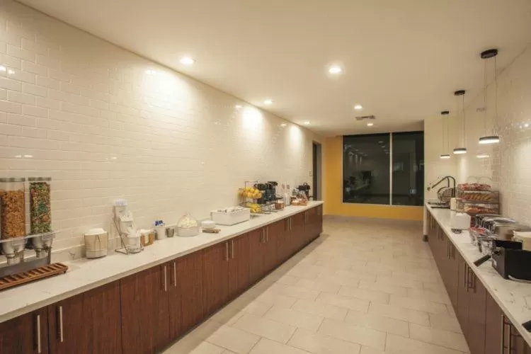 Food and drinks in La Quinta Inn & Suites by Wyndham Marysville