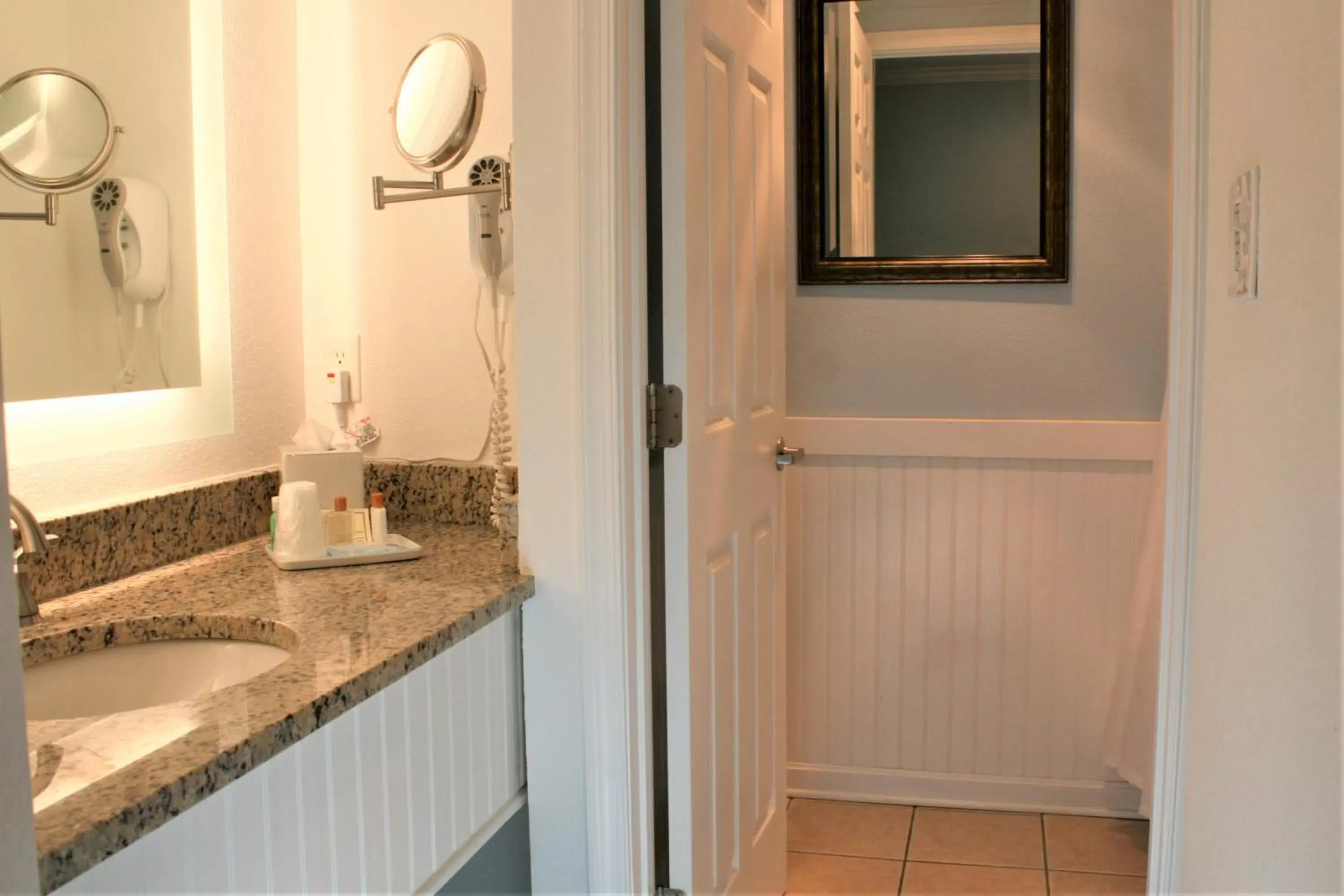 Bathroom in Avenue Inn & Spa