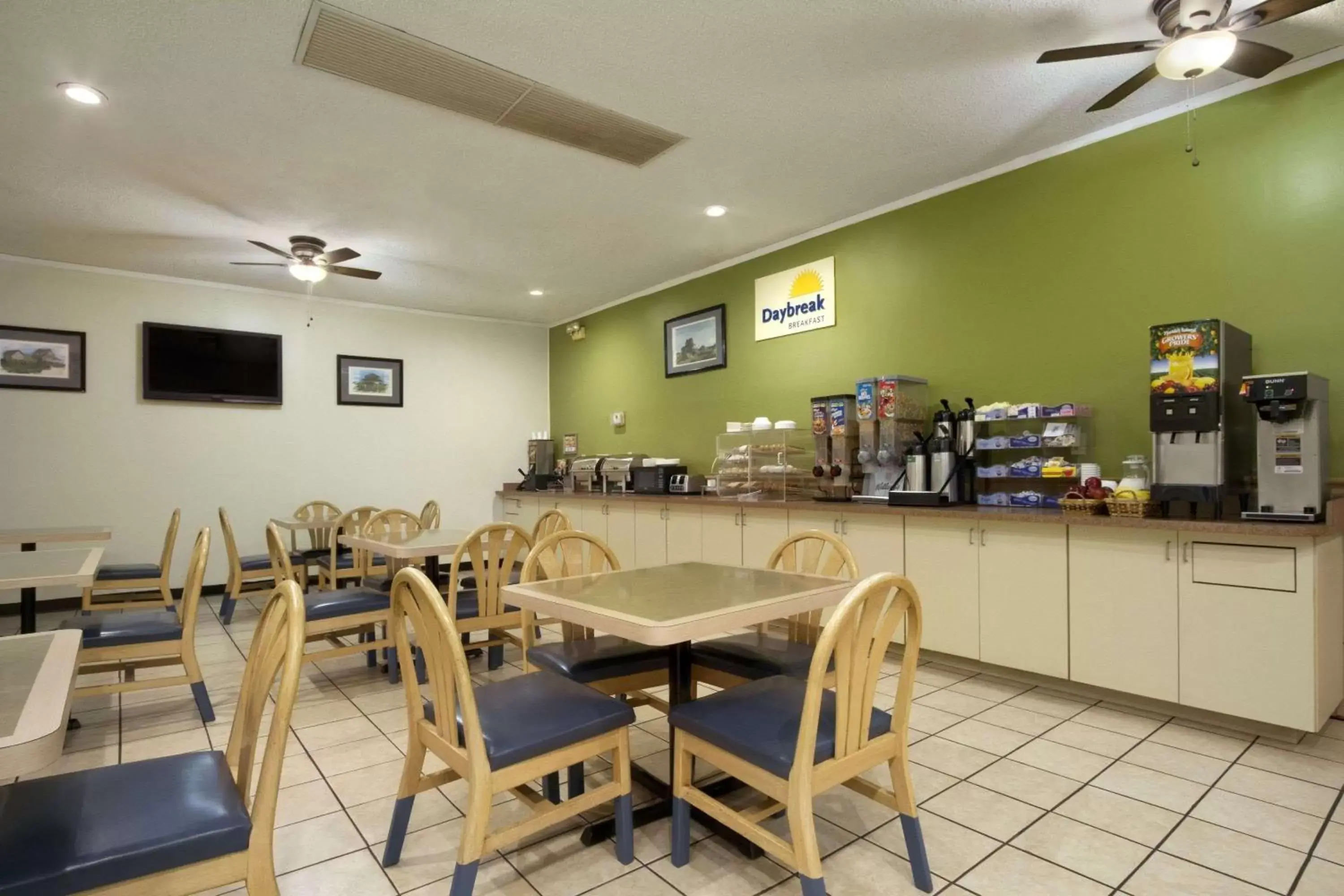 On site, Restaurant/Places to Eat in Days Inn by Wyndham Hardeeville/ I-95 State Line