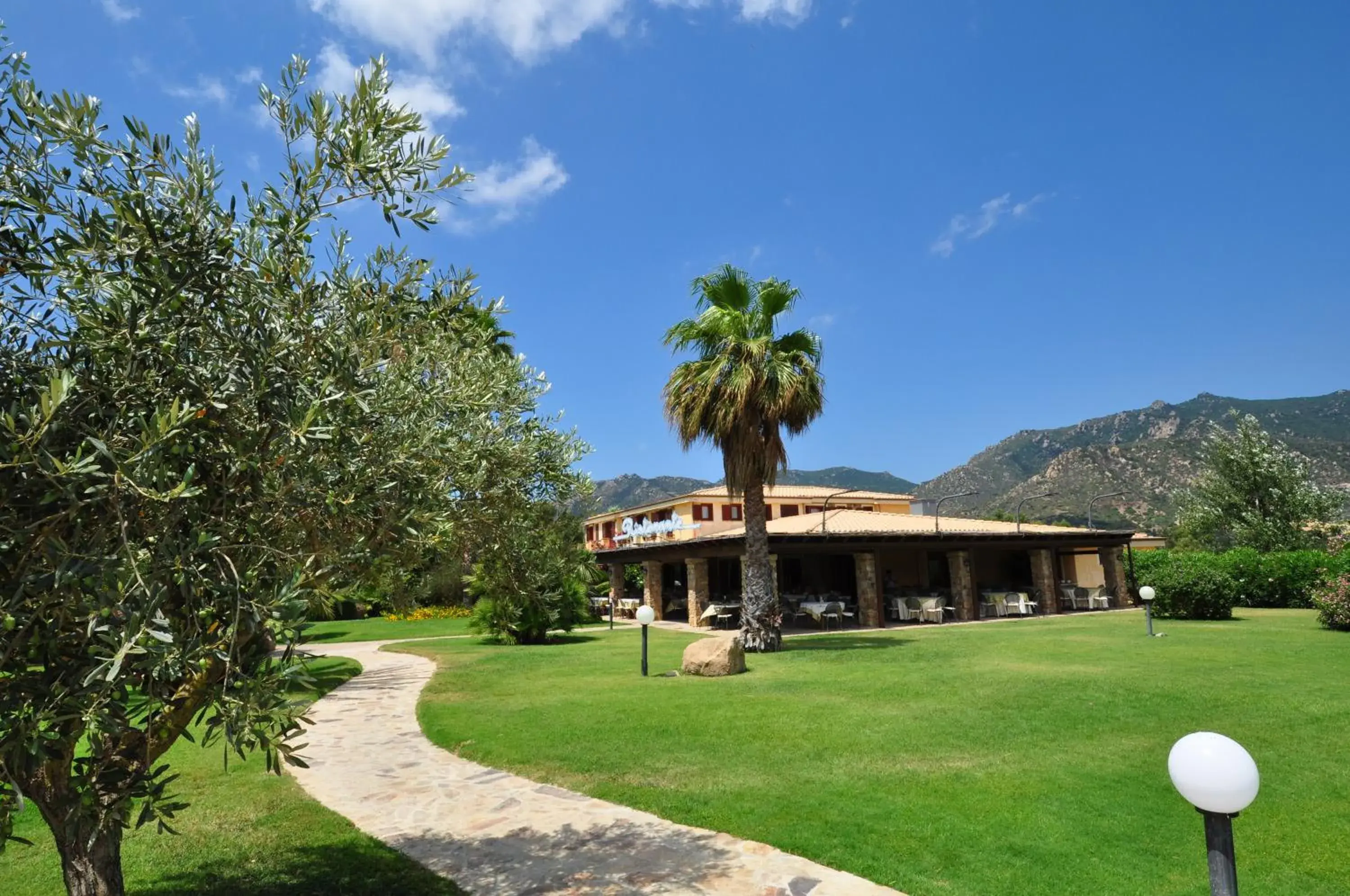 Garden, Property Building in Le Anfore Hotel