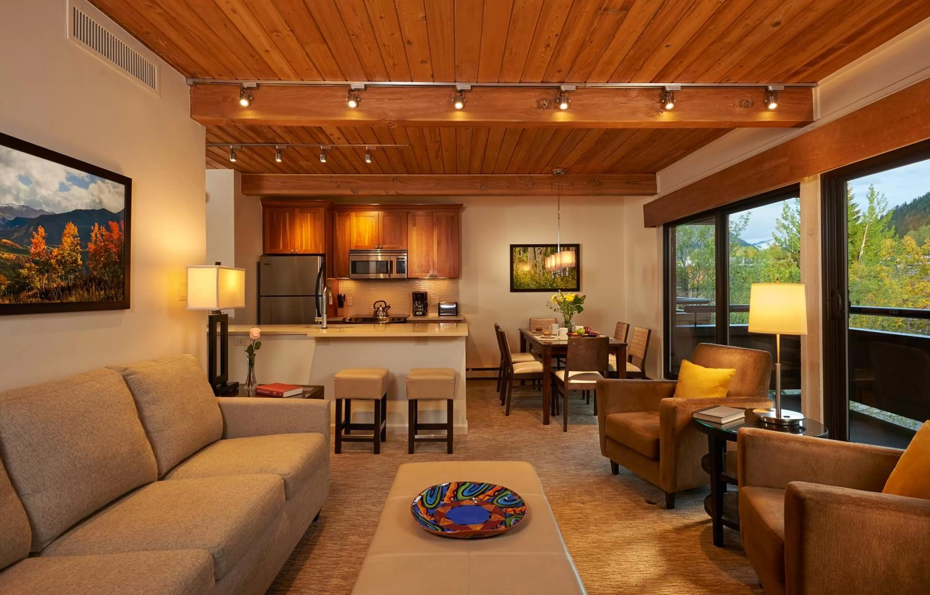 Day in Aspen Square Condominium Hotel