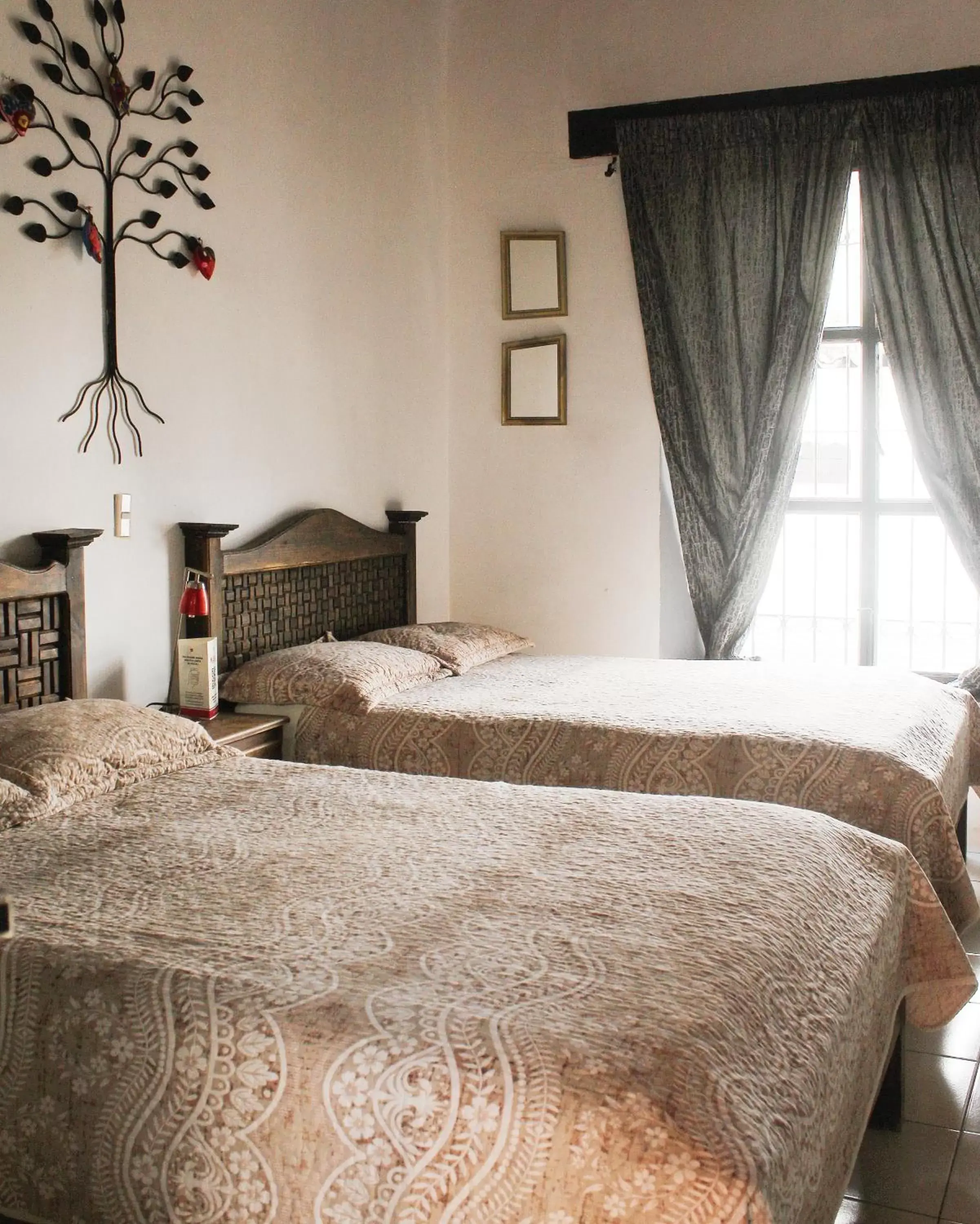 Photo of the whole room, Bed in El Naranjo Hotel Finca Urbana