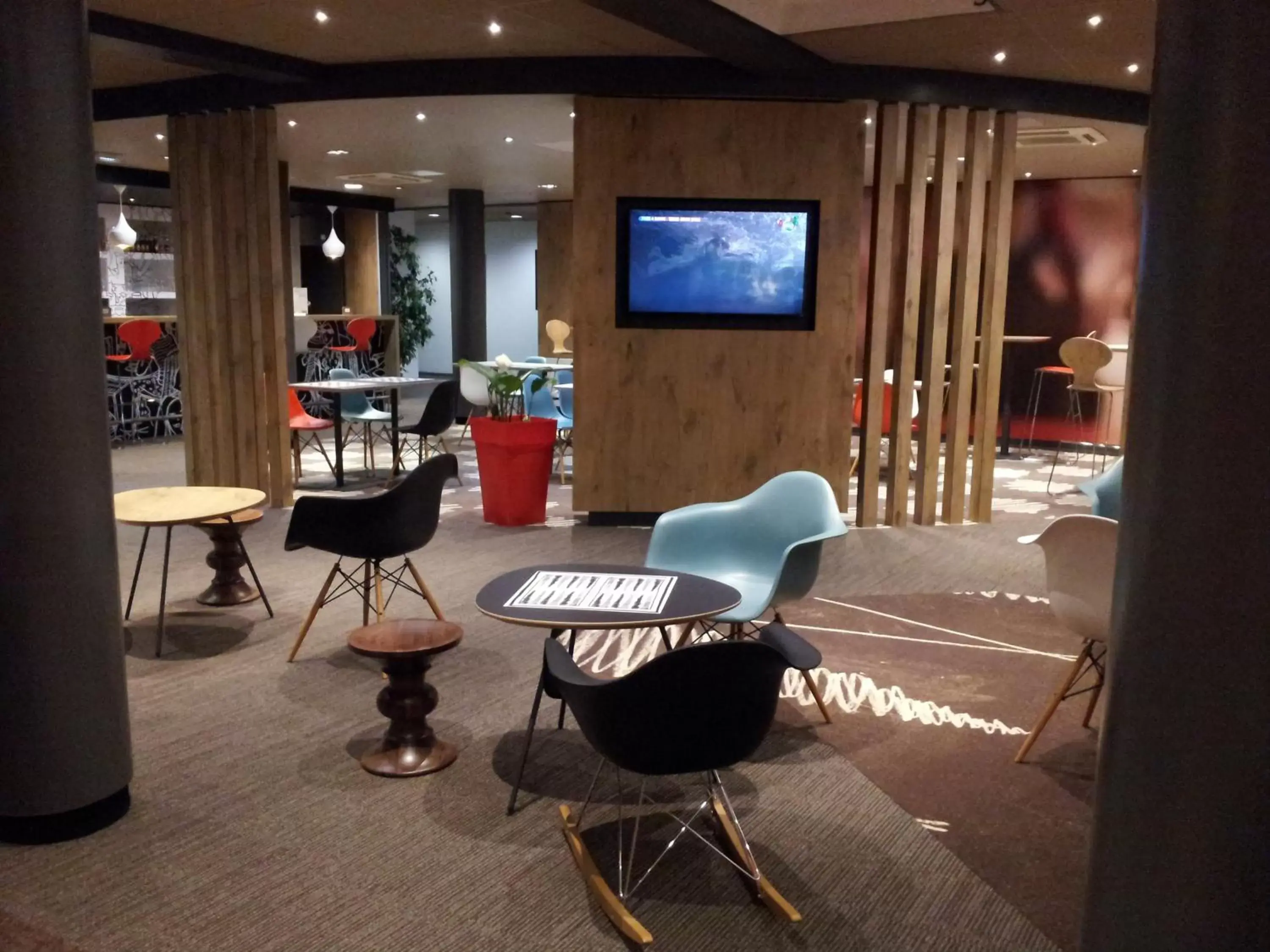 Lobby or reception, Lounge/Bar in ibis Saint Dizier