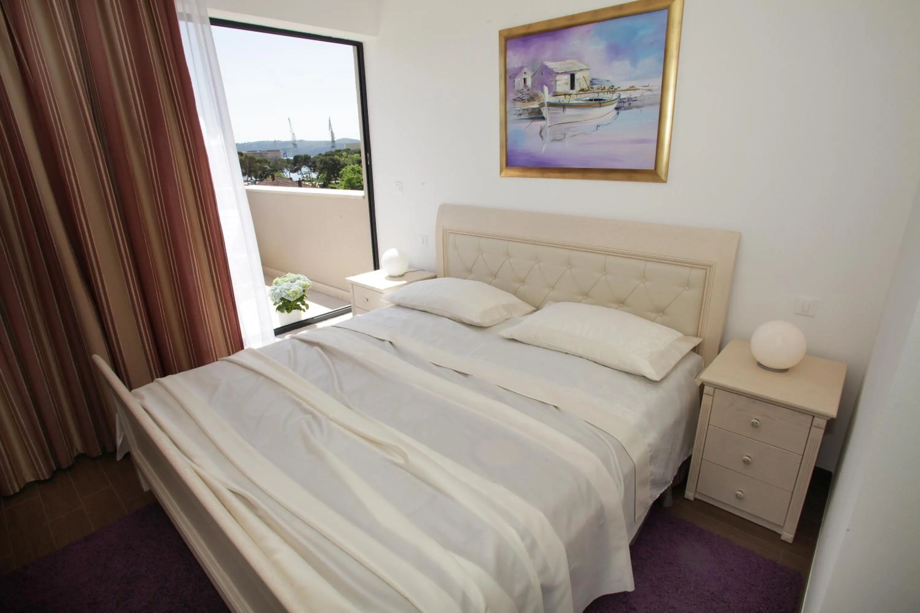 Bed in Hotel Bellevue Trogir