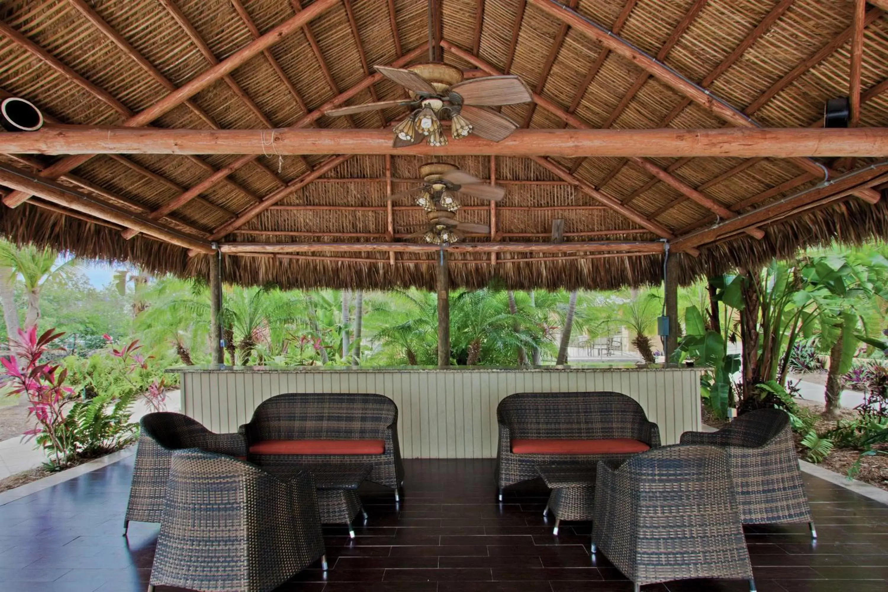 Lounge or bar in Hampton Inn Key Largo