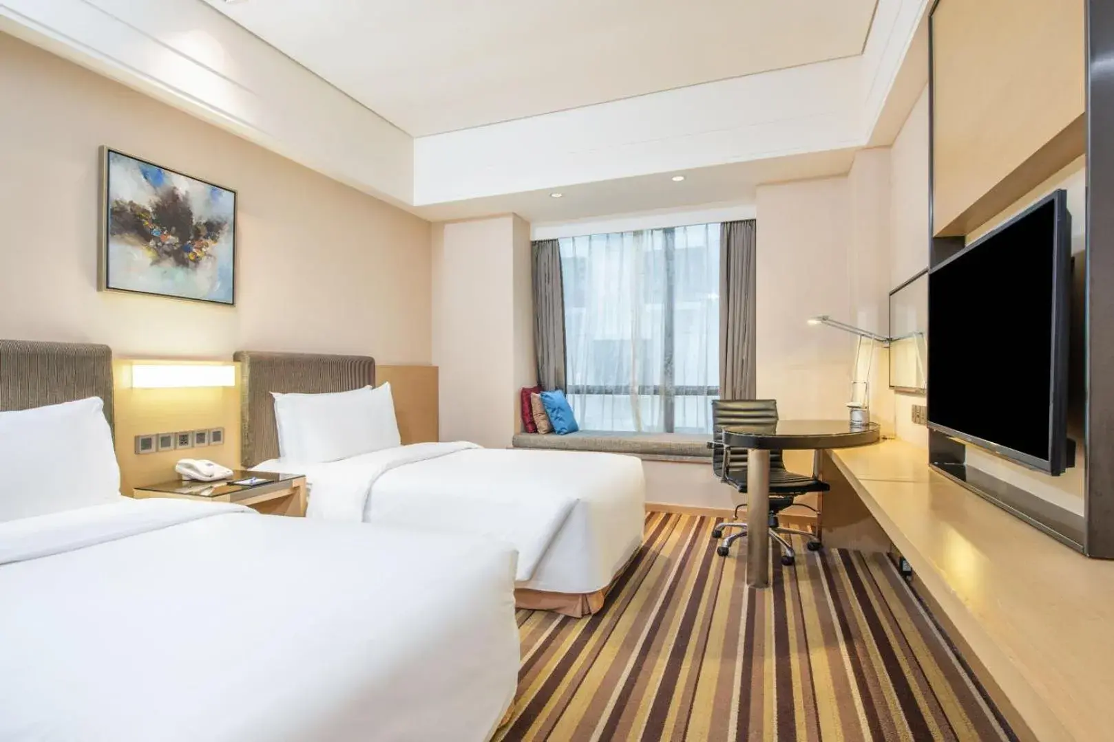 Bed in Holiday Inn Express Shenyang Golden Corridor, an IHG Hotel