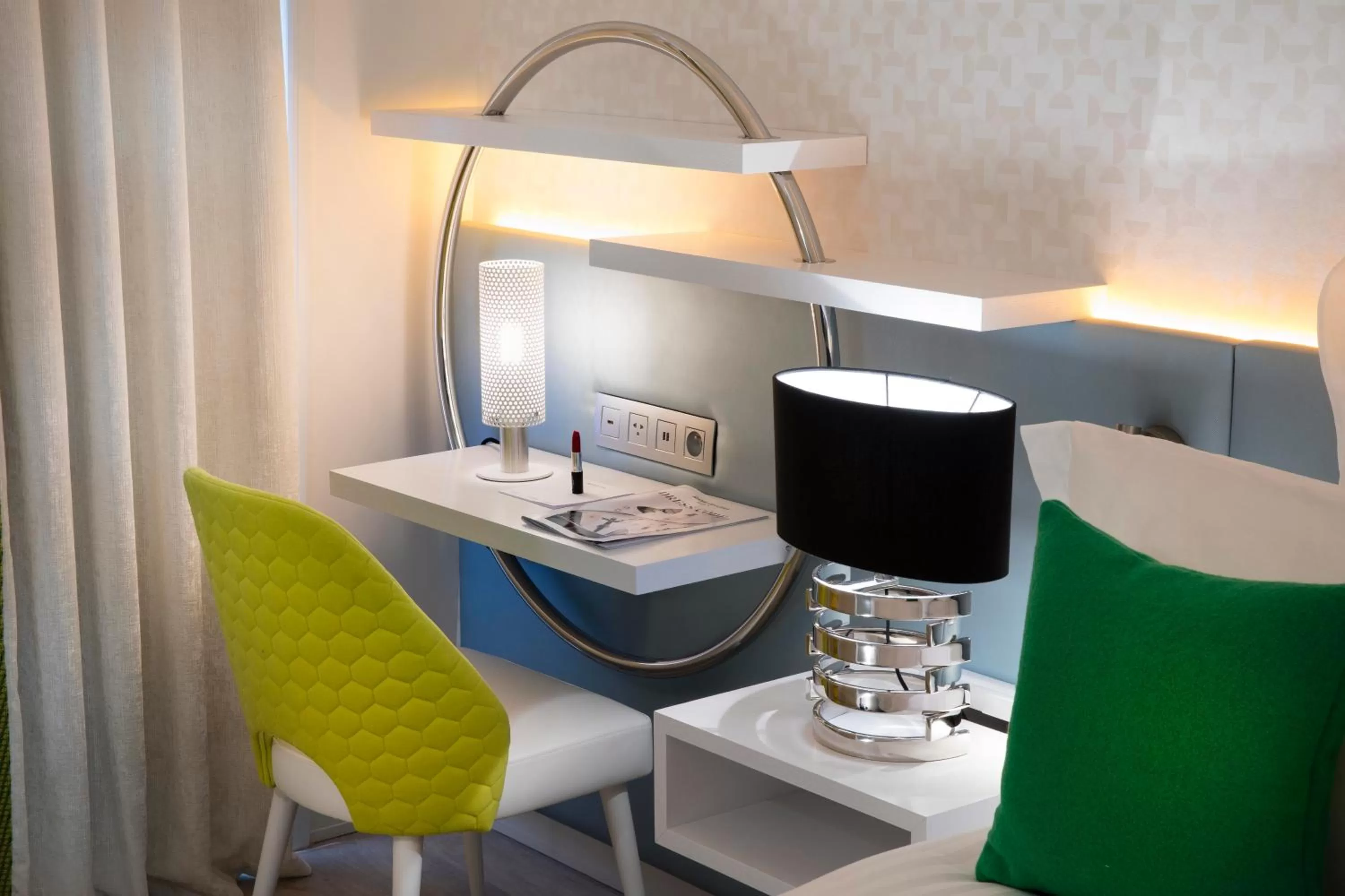 Seating area in Hôtel Dress Code