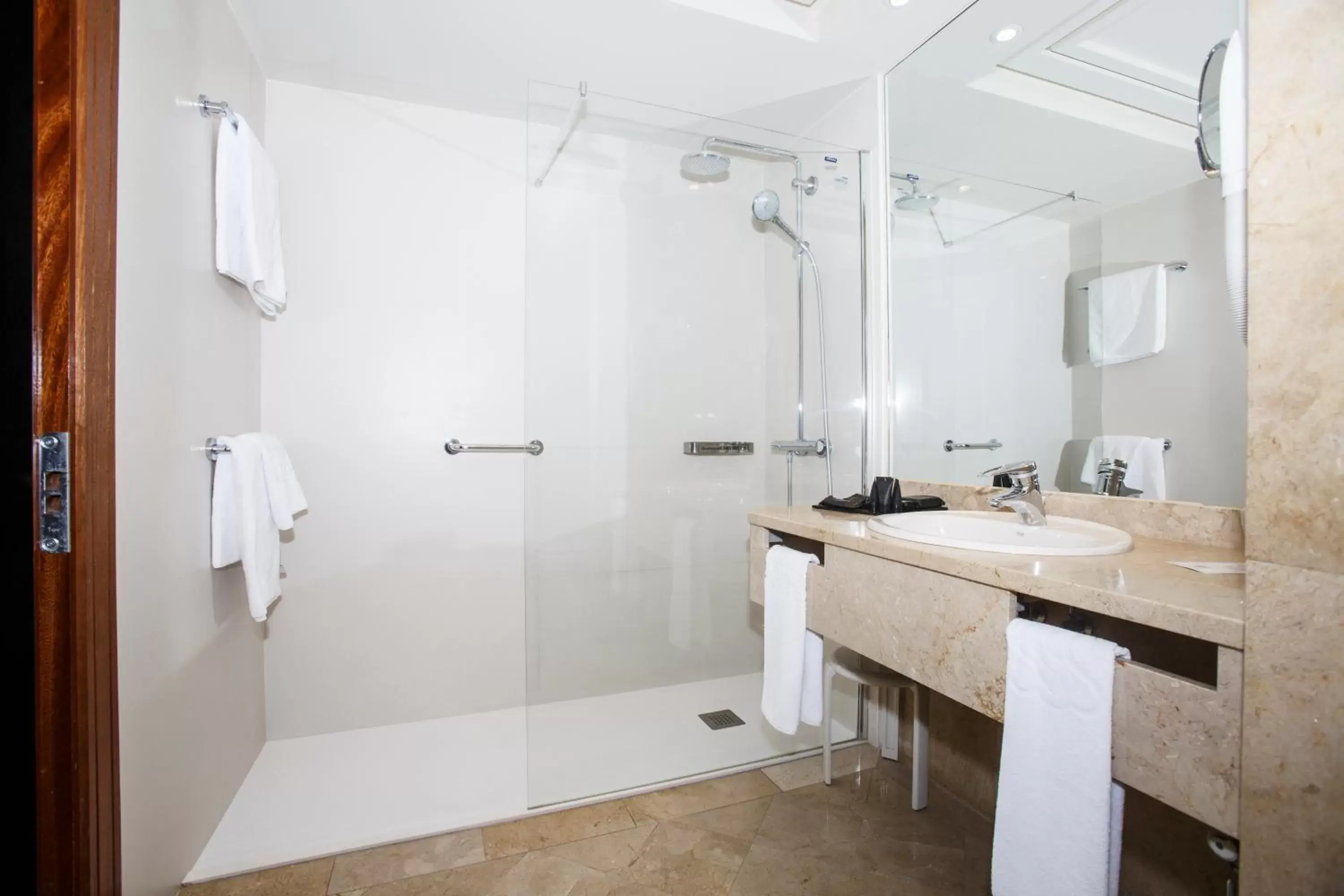 Bathroom in Hotel Bahía