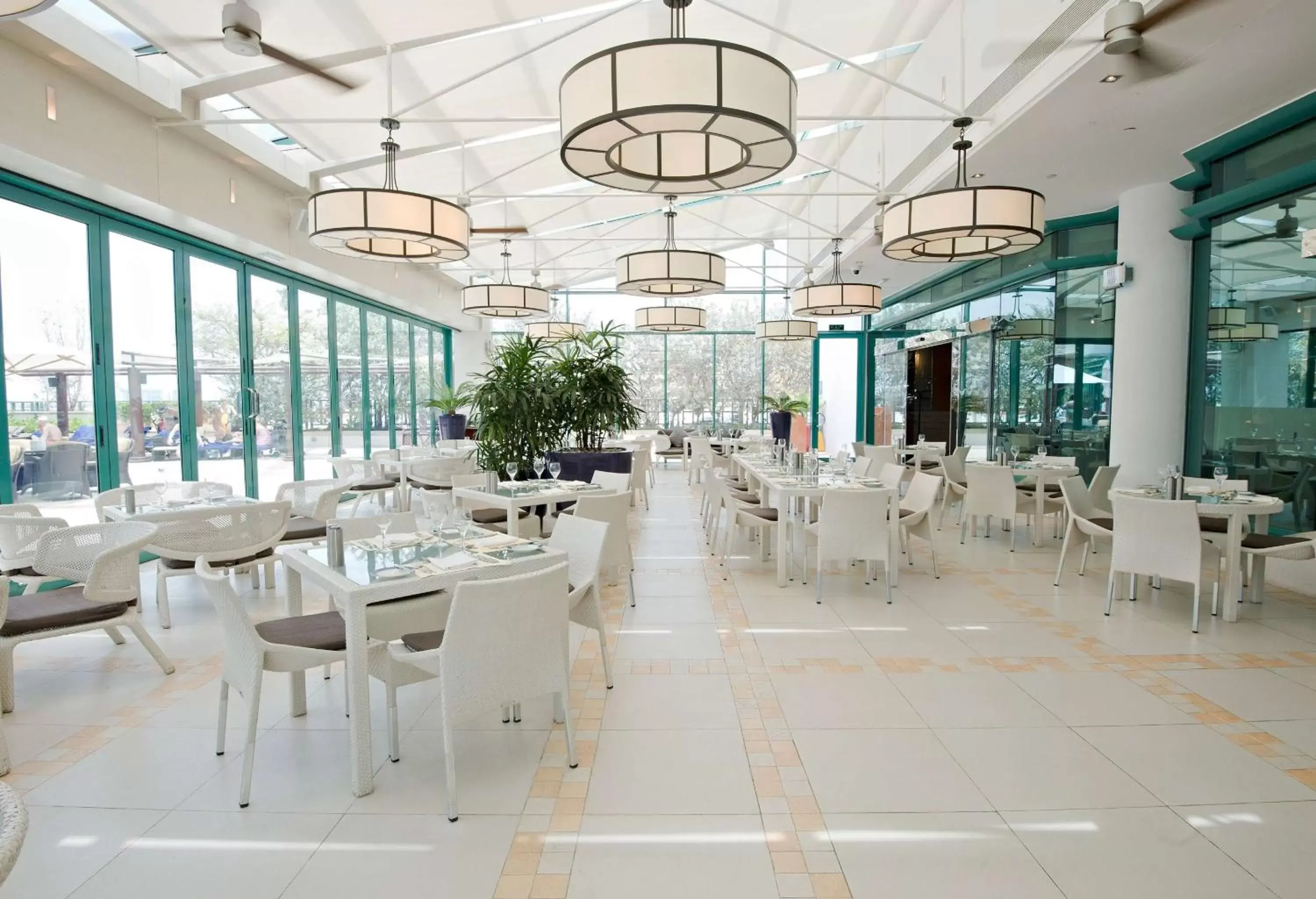 Restaurant/Places to Eat in Hilton Dubai Jumeirah