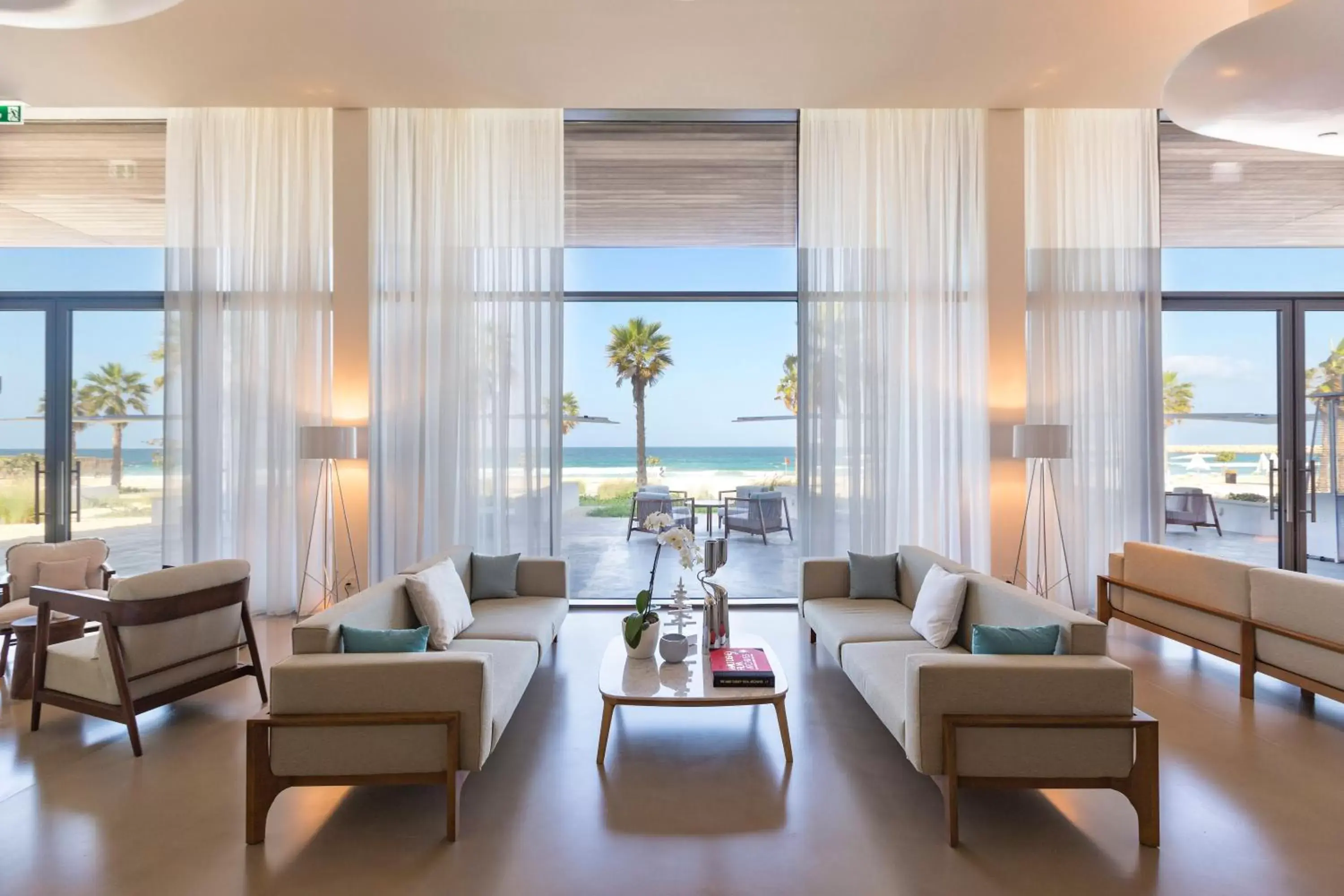 Lounge or bar, Seating Area in Nikki Beach Resort & Spa Dubai