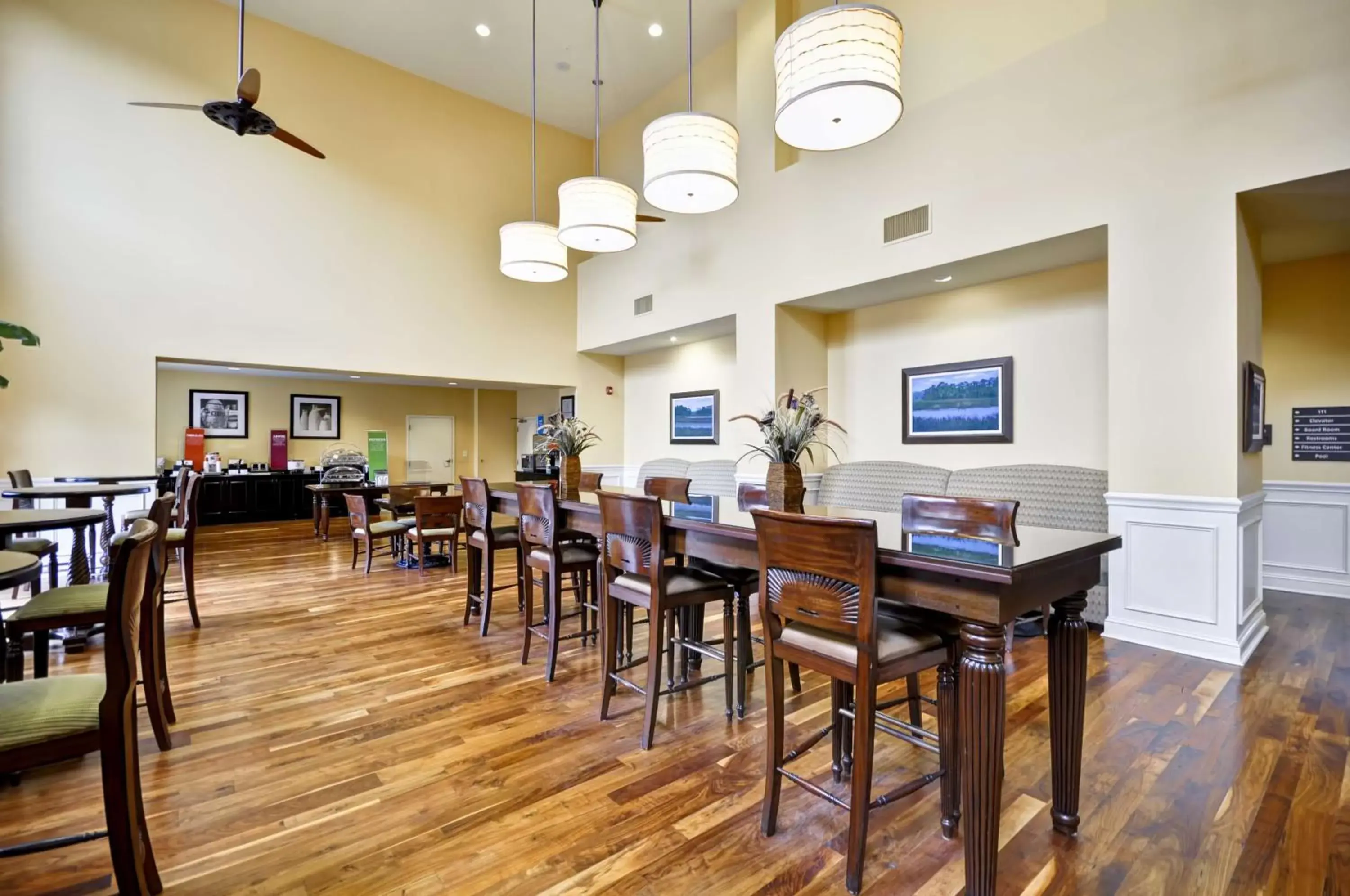 Dining area, Restaurant/Places to Eat in Hampton Inn & Suites North Charleston-University Boulevard