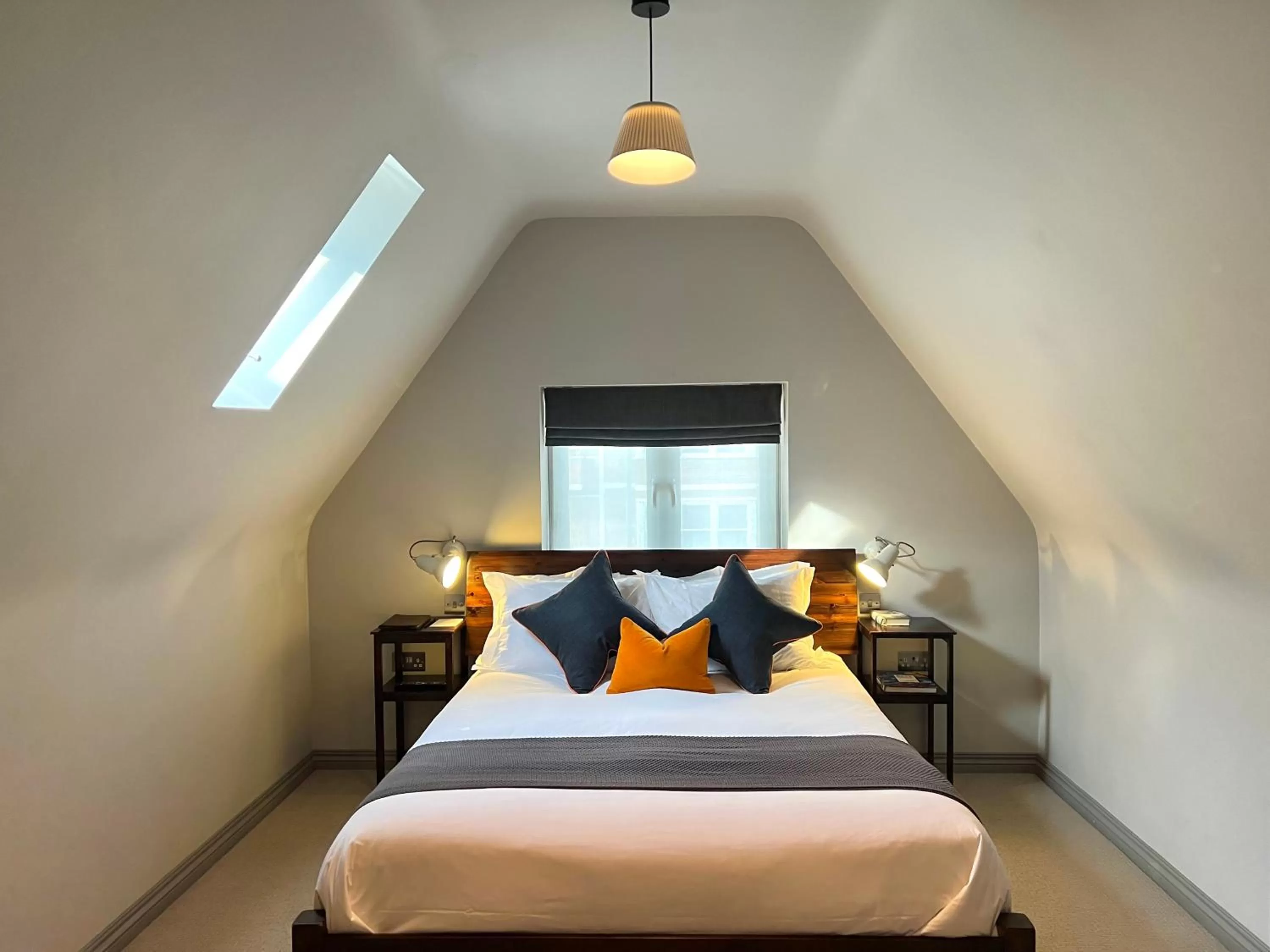 Bedroom, Bed in The Ginger Pig