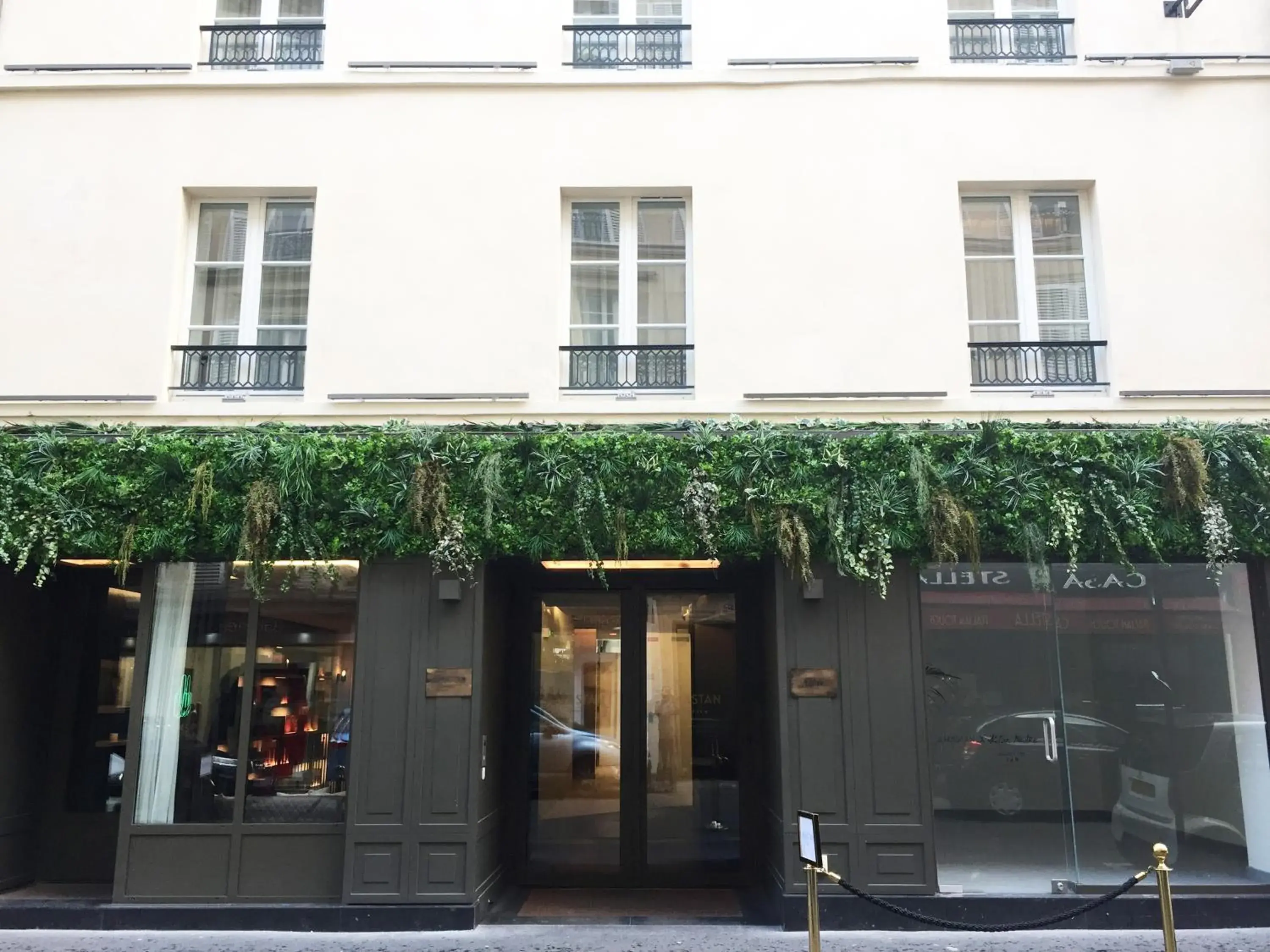 Property Building in Hôtel Amastan Paris