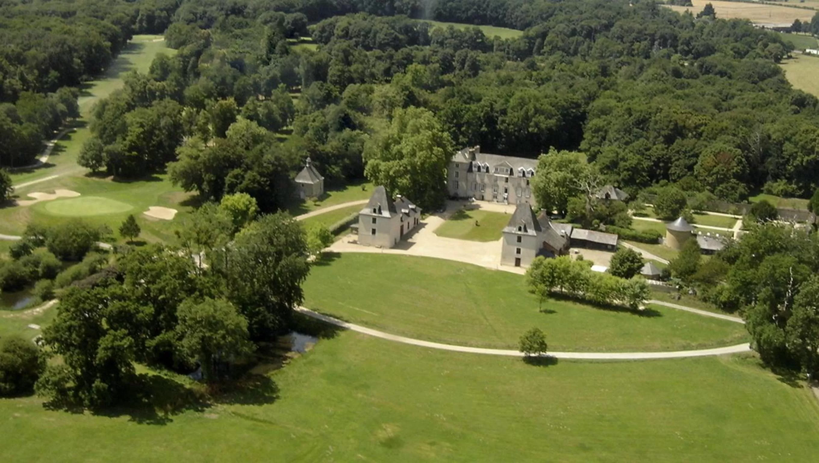 Bird's eye view, Bird's-eye View in Château du Golf de la Freslonnière