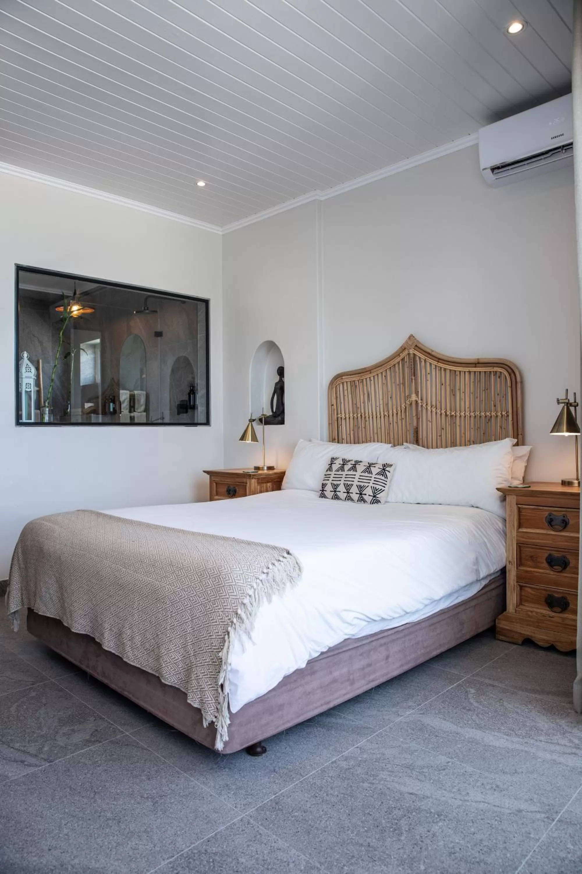 Bed in Sea Castle Hotel Camps Bay