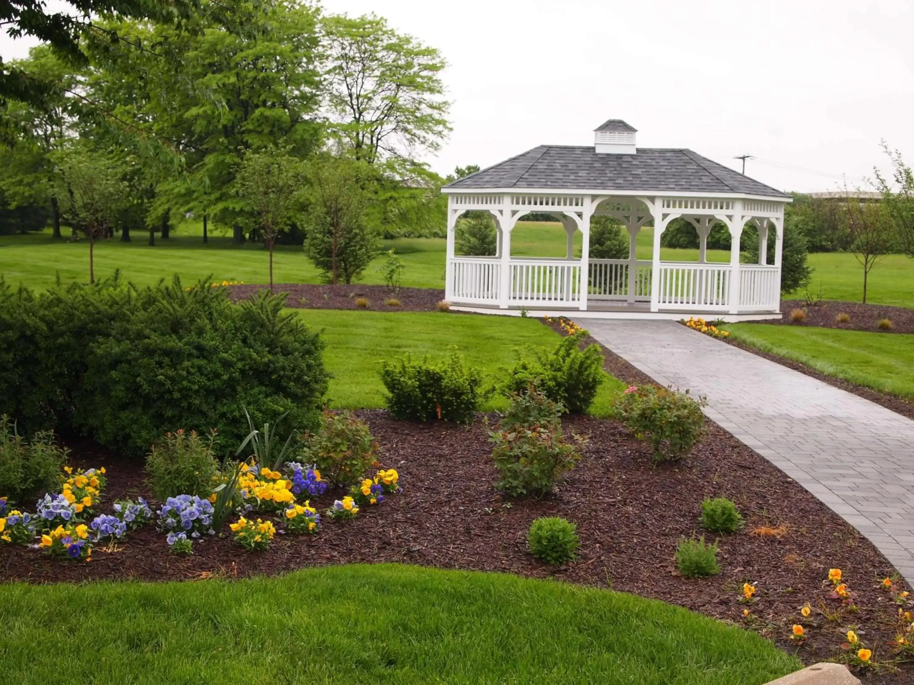 On site, Garden in SureStay Plus Hotel by Best Western Lehigh Valley