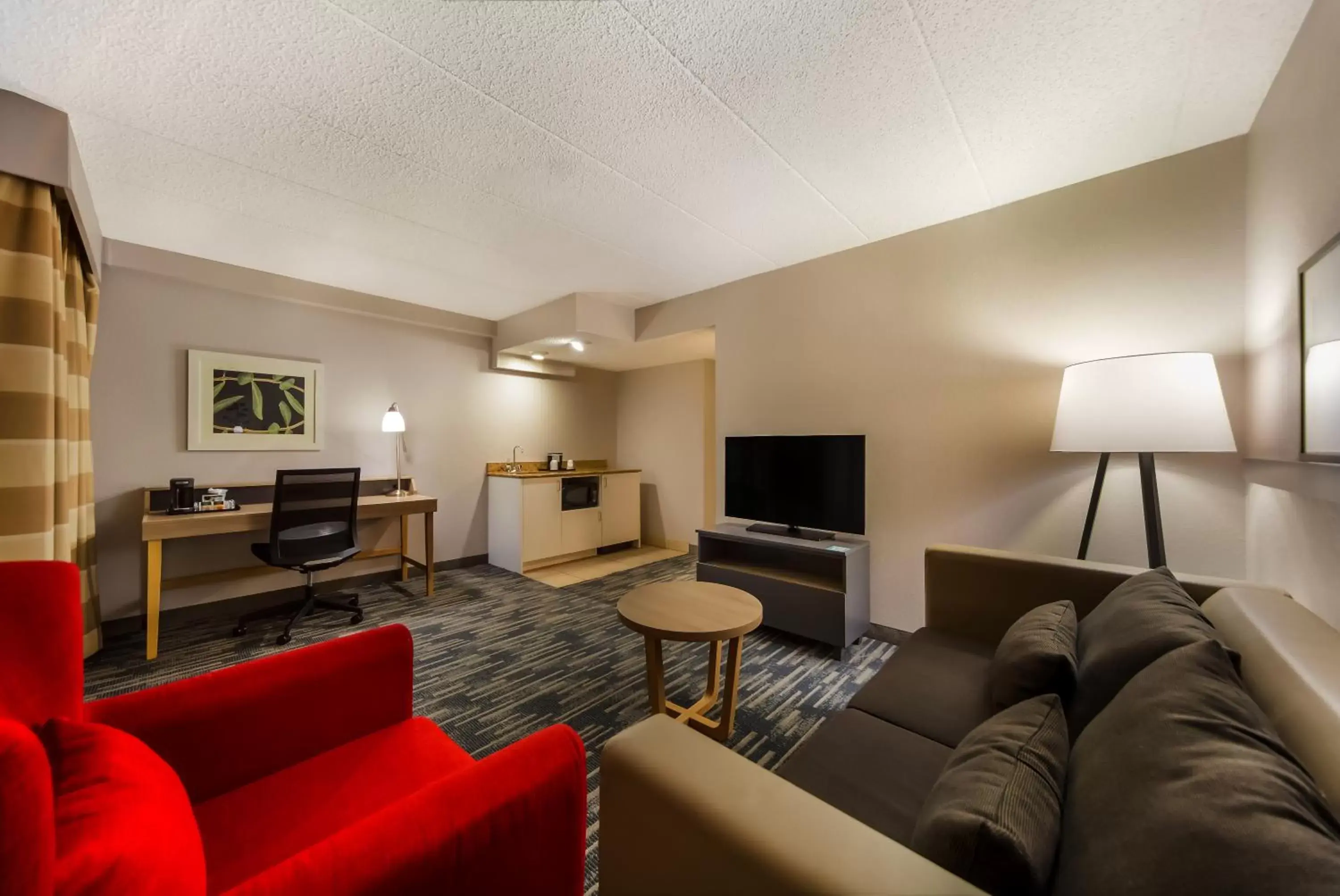 Bed, Seating Area in Country Inn & Suites by Radisson, Lincoln Airport, NE