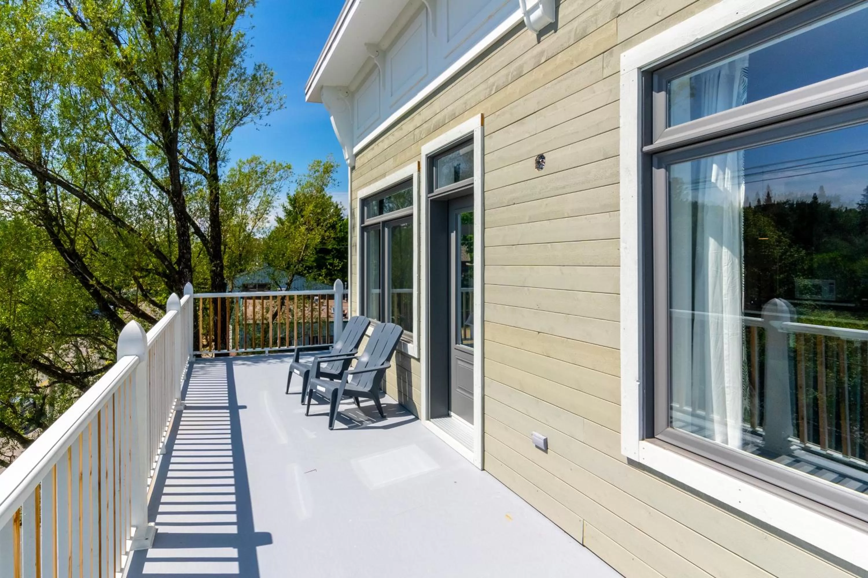 Balcony/Terrace in Hôtel Val-David - Appartements de la Gare