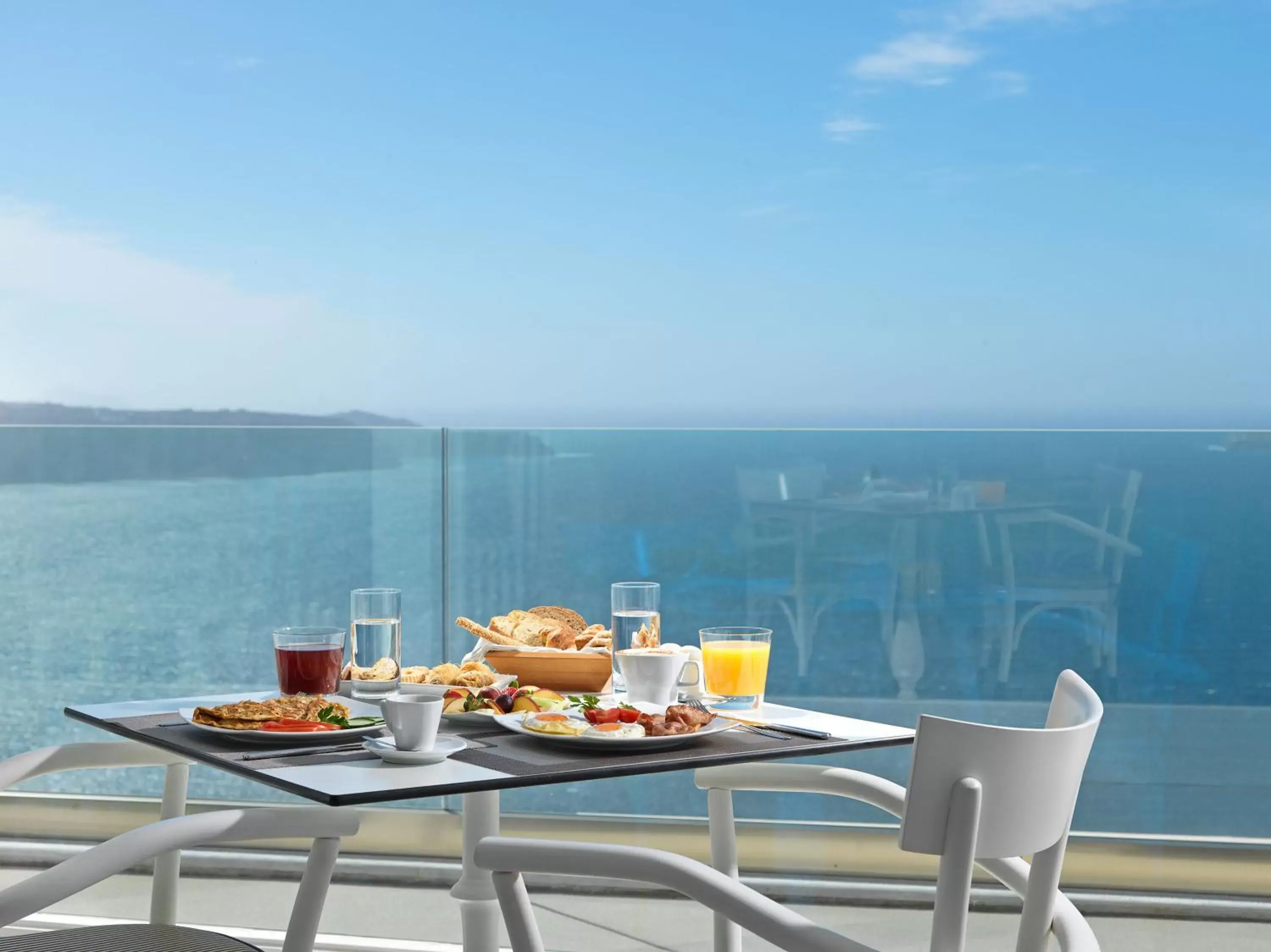 Breakfast in Lilium Hotel Santorini Breakfast in Lilium Hotel Santorini