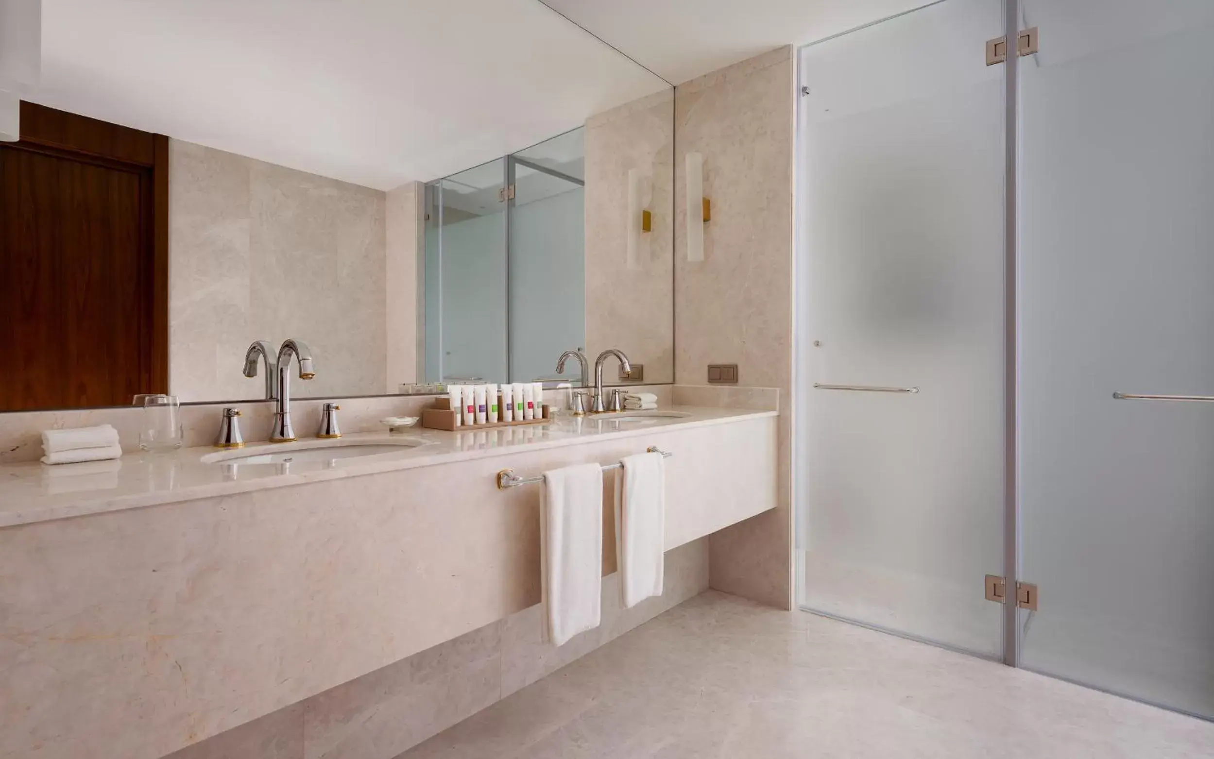 Bathroom, Kitchen/Kitchenette in Swissôtel Wellness Resort Alatau Almaty