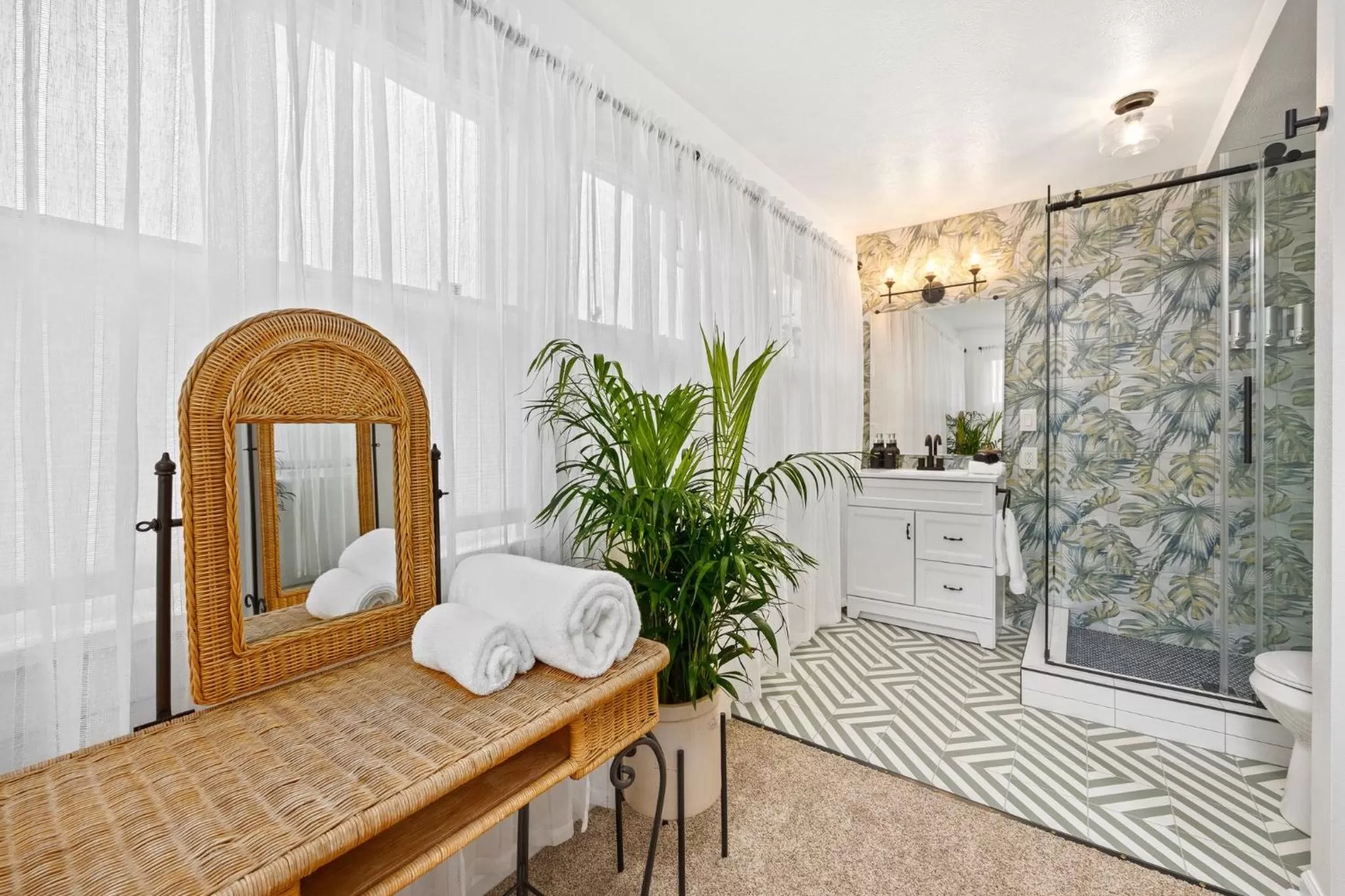 Shower in Flora House Denver