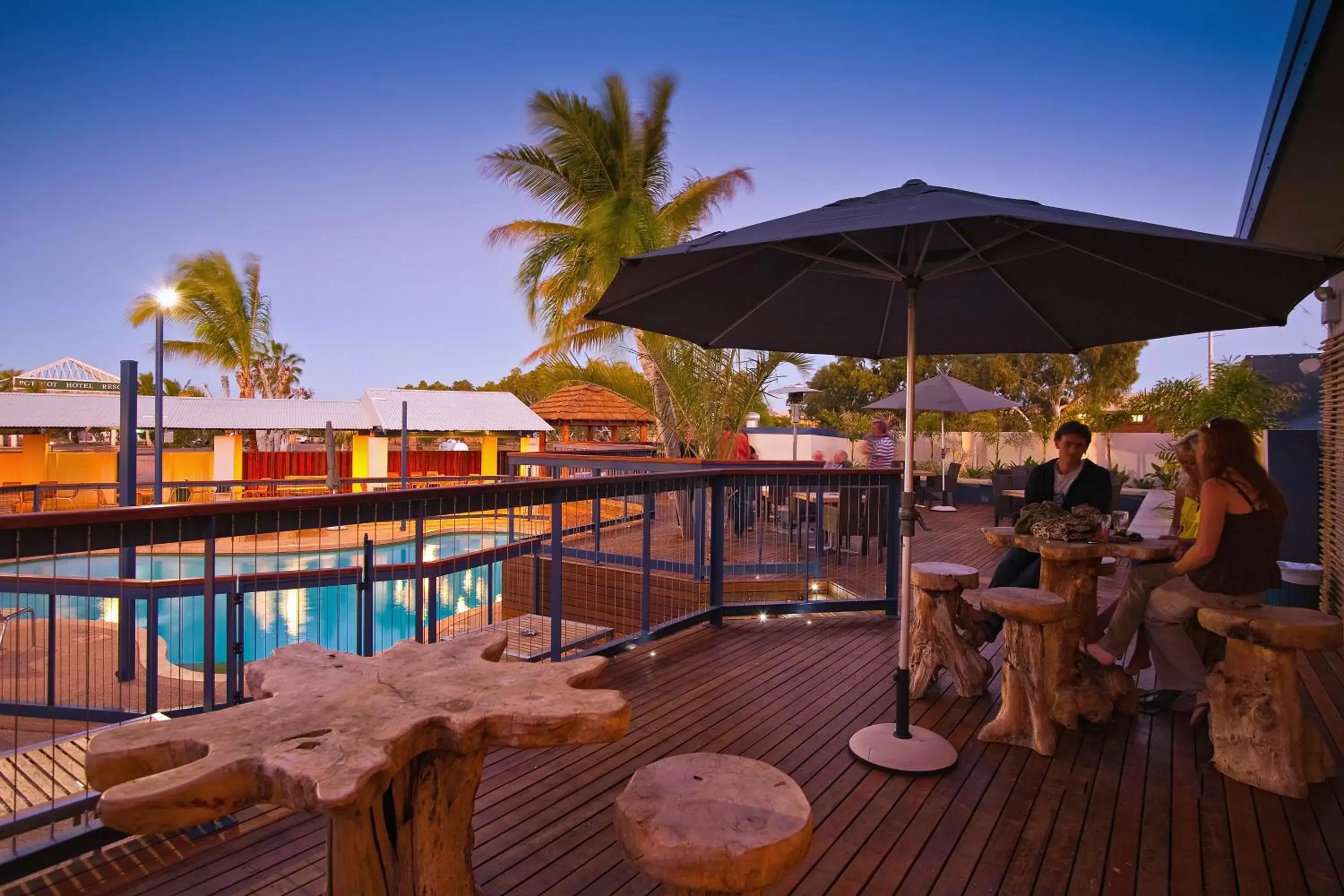 Restaurant/places to eat, Swimming Pool in Potshot Hotel Resort