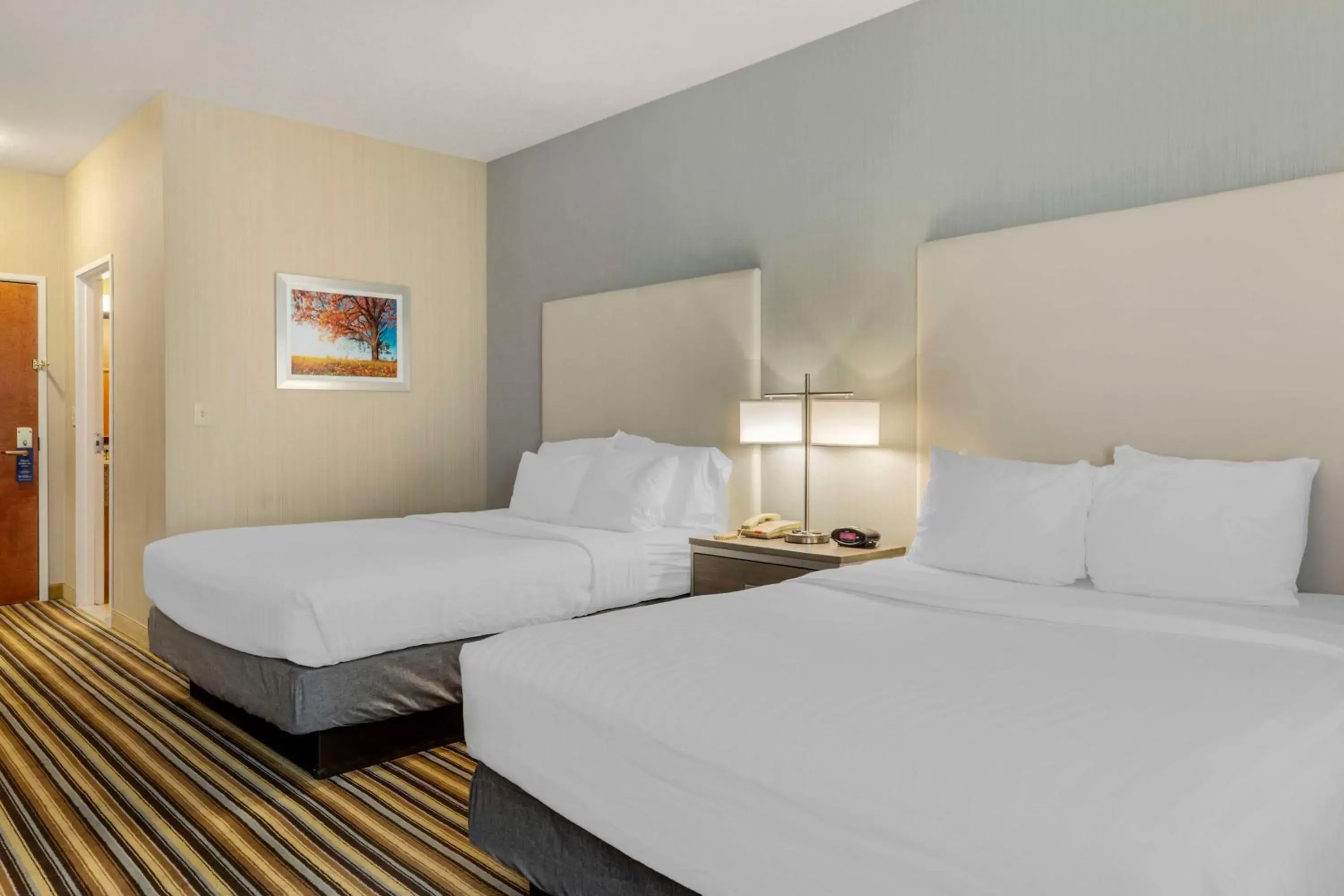 Bedroom, Bed in Best Western Plus New England Inn & Suites Bedroom, Bed in Best Western Plus New England Inn & Suites