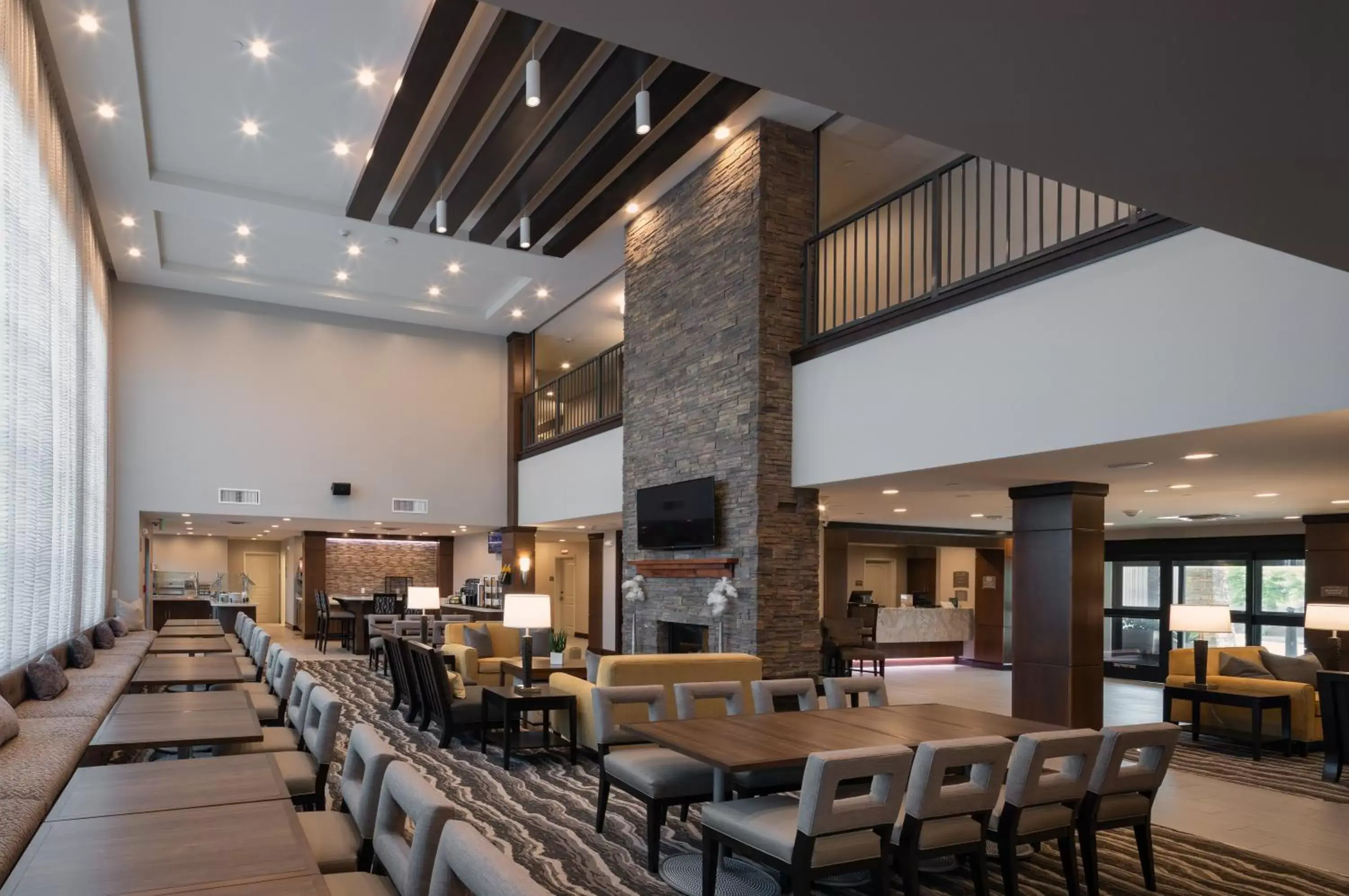 Property building, Restaurant/Places to Eat in Staybridge Suites - Phoenix – Biltmore Area, an IHG Hotel