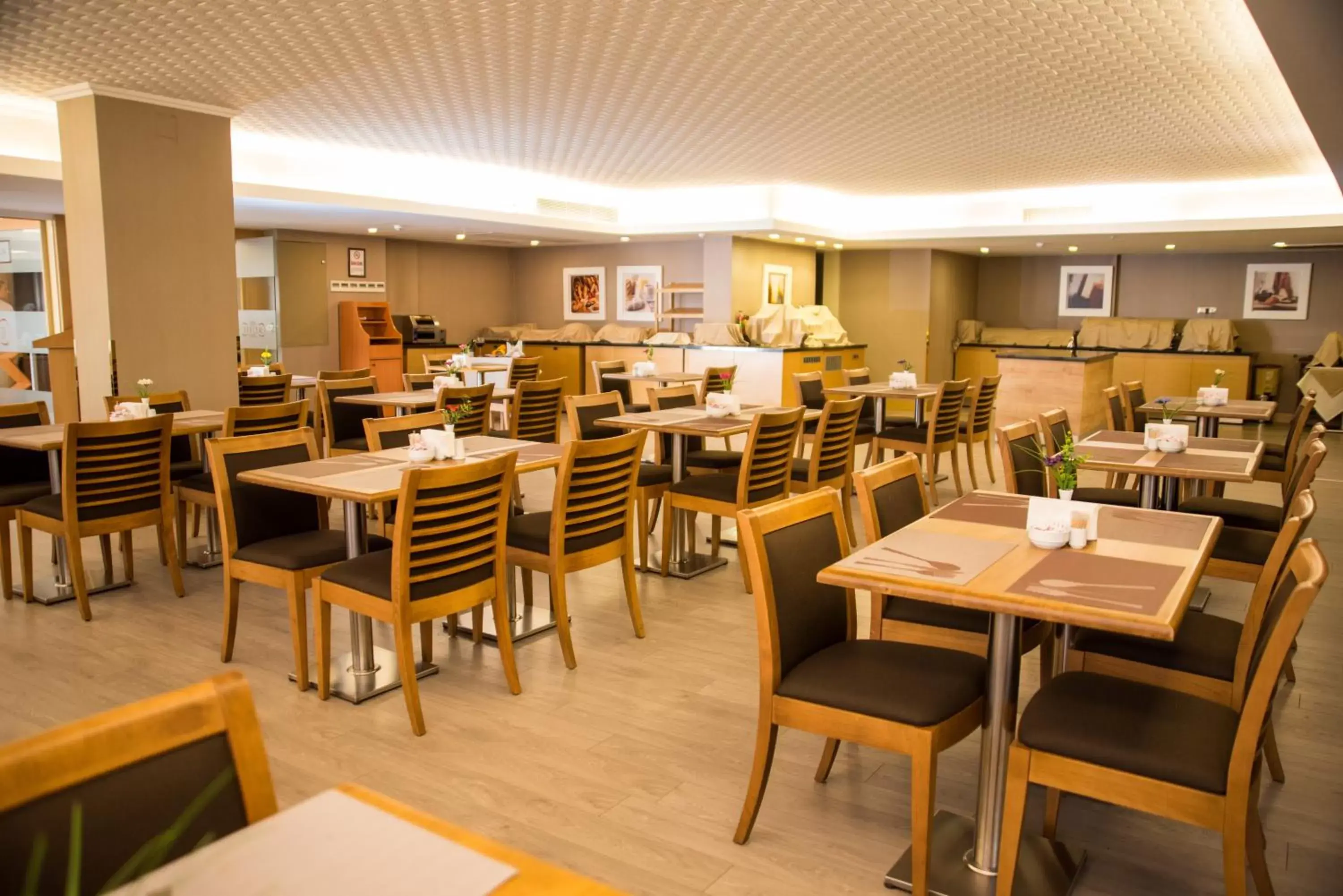 Restaurant/Places to Eat in Efeler Hotel