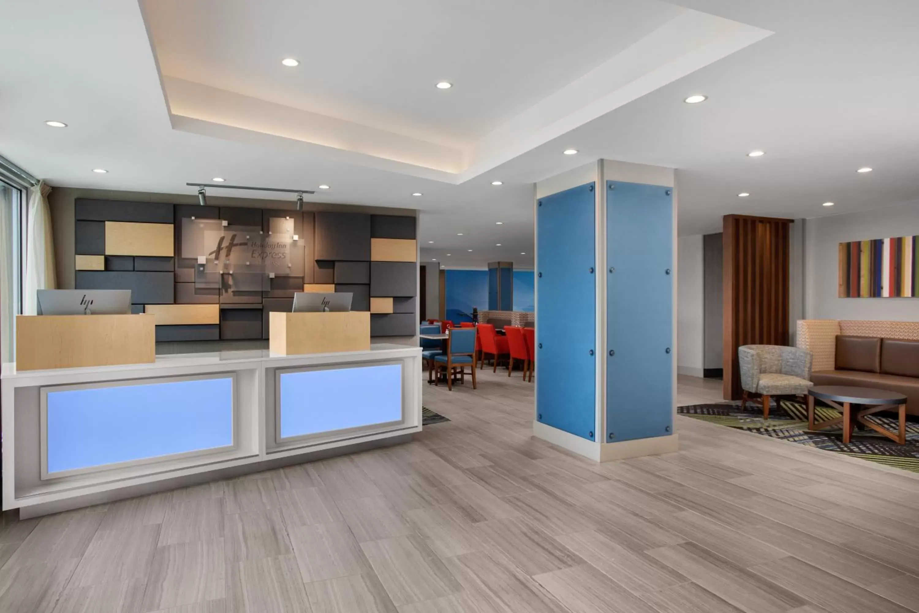 Property building, Lobby/Reception in Holiday Inn Express & Suites - Woodside Queens NYC, an IHG Hotel