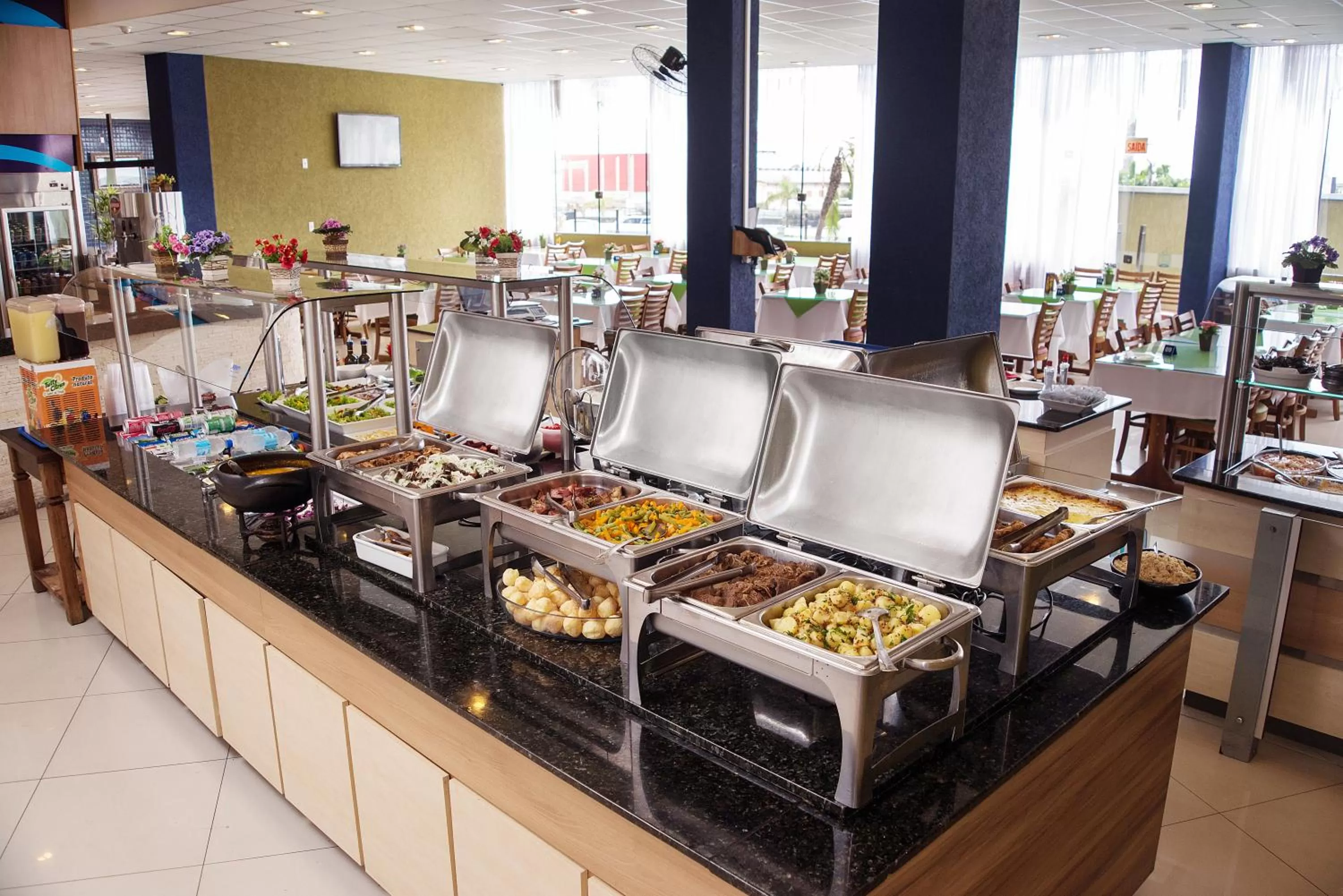 Restaurant/places to eat in Hotel Estação 101 - Itajaí