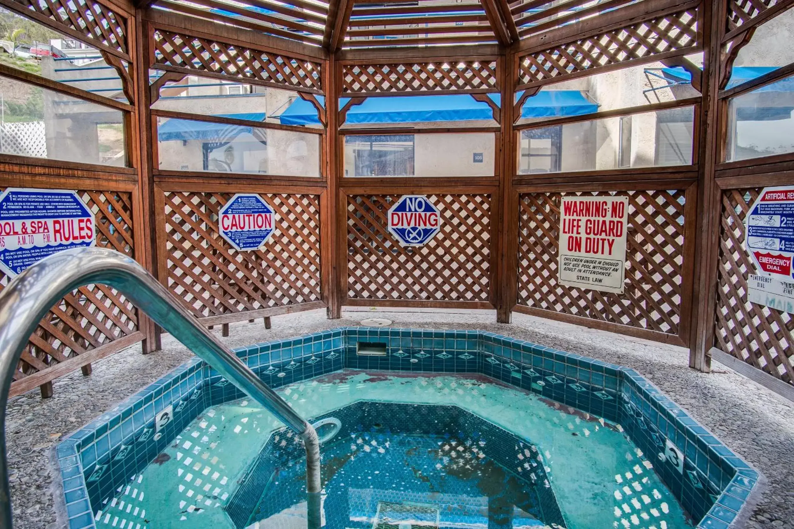 Swimming Pool in Seaport Village Inn, Avalon