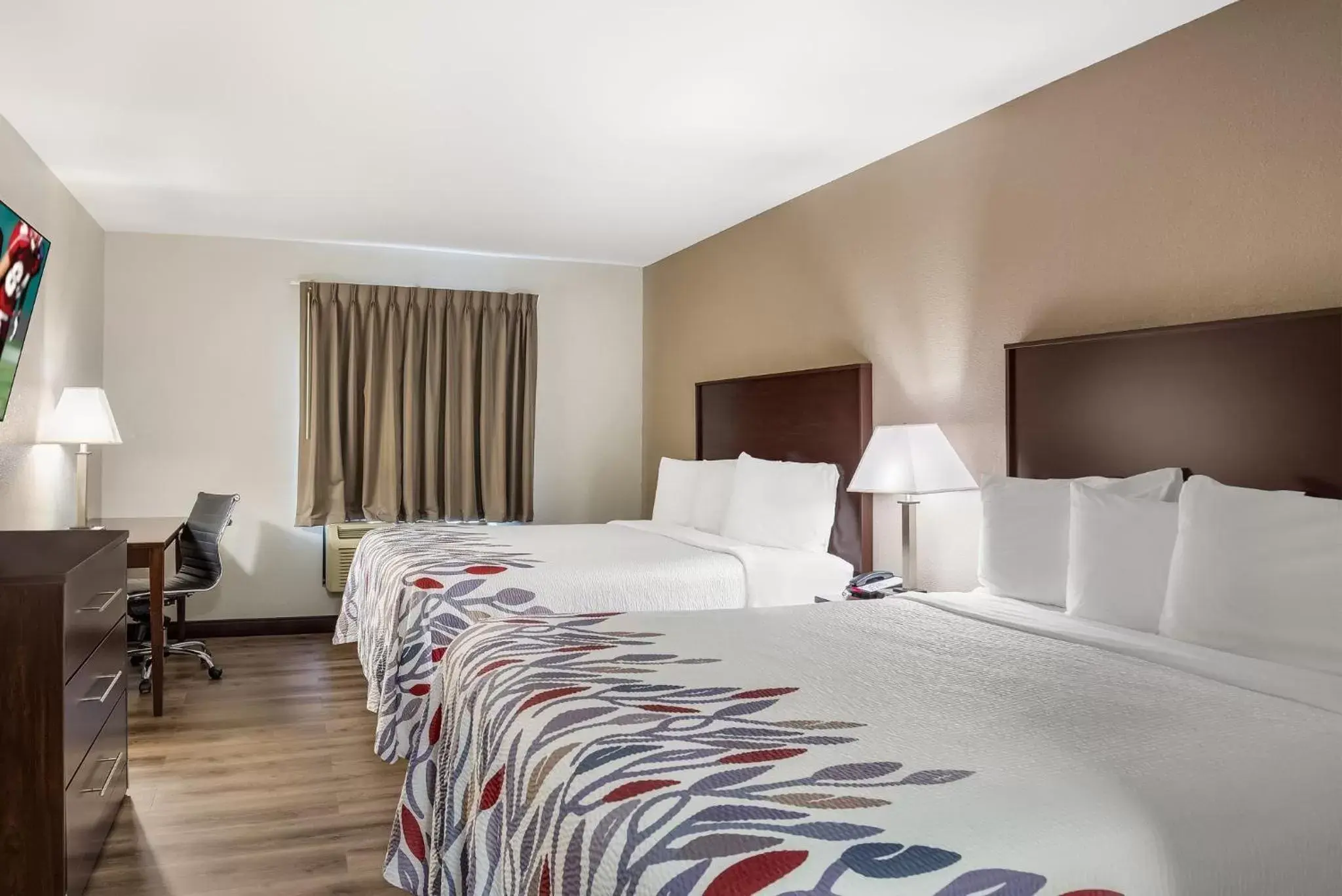 Photo of the whole room, Bed in Red Roof Inn Allentown South Photo of the whole room, Bed in Red Roof Inn Allentown South