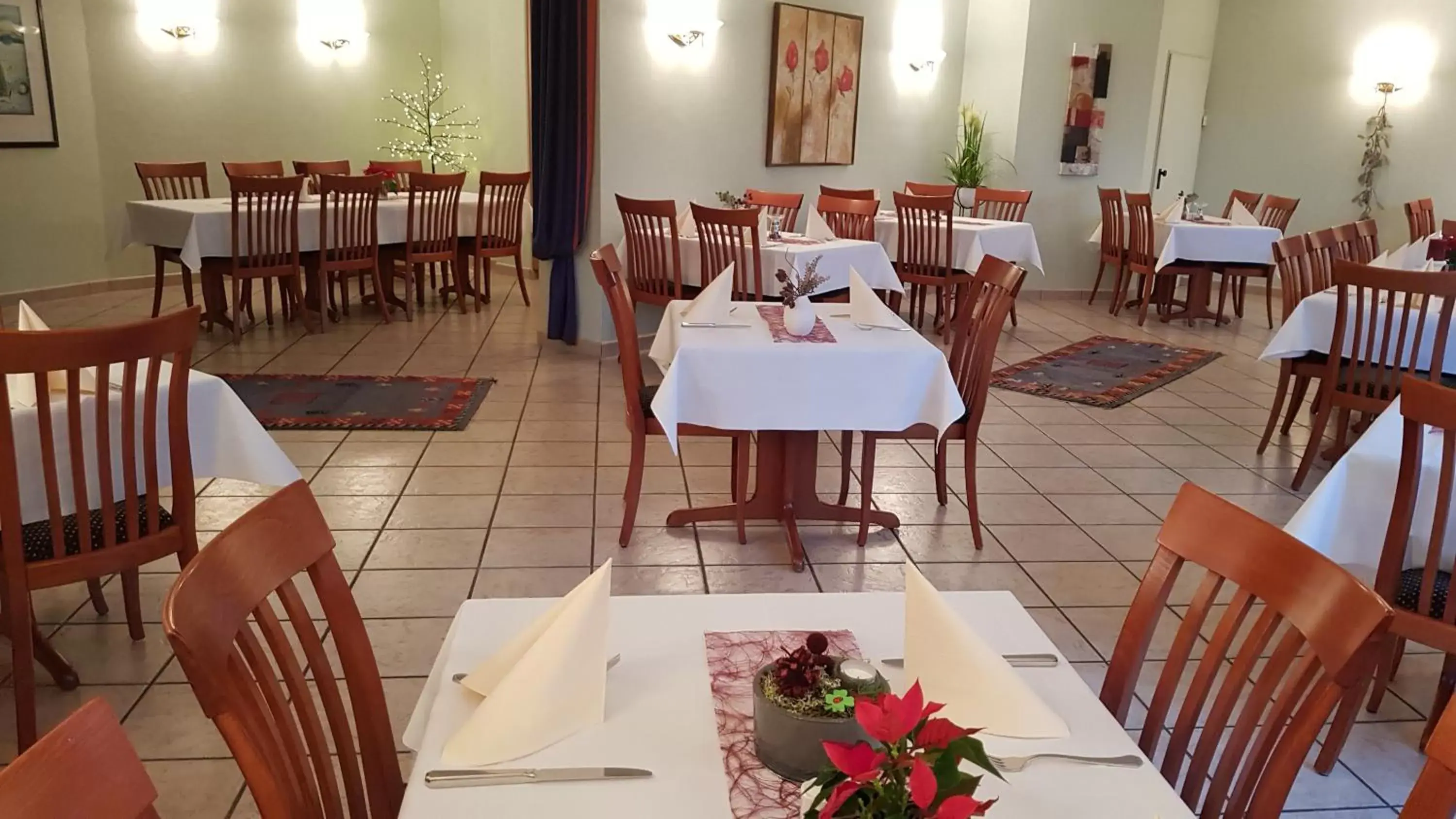 Restaurant/Places to Eat in Hotel Walz