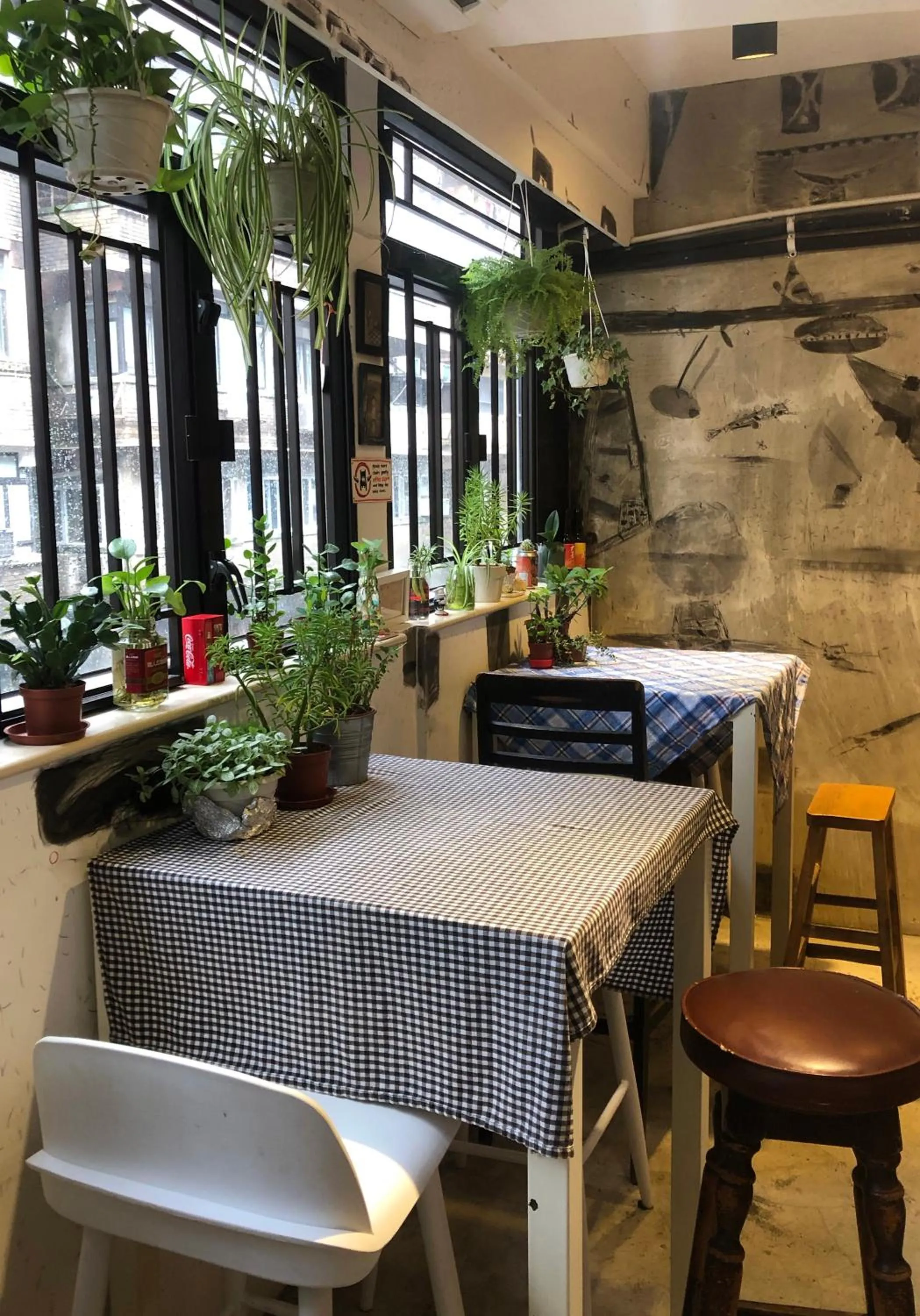 Communal lounge/ TV room in Hop Inn