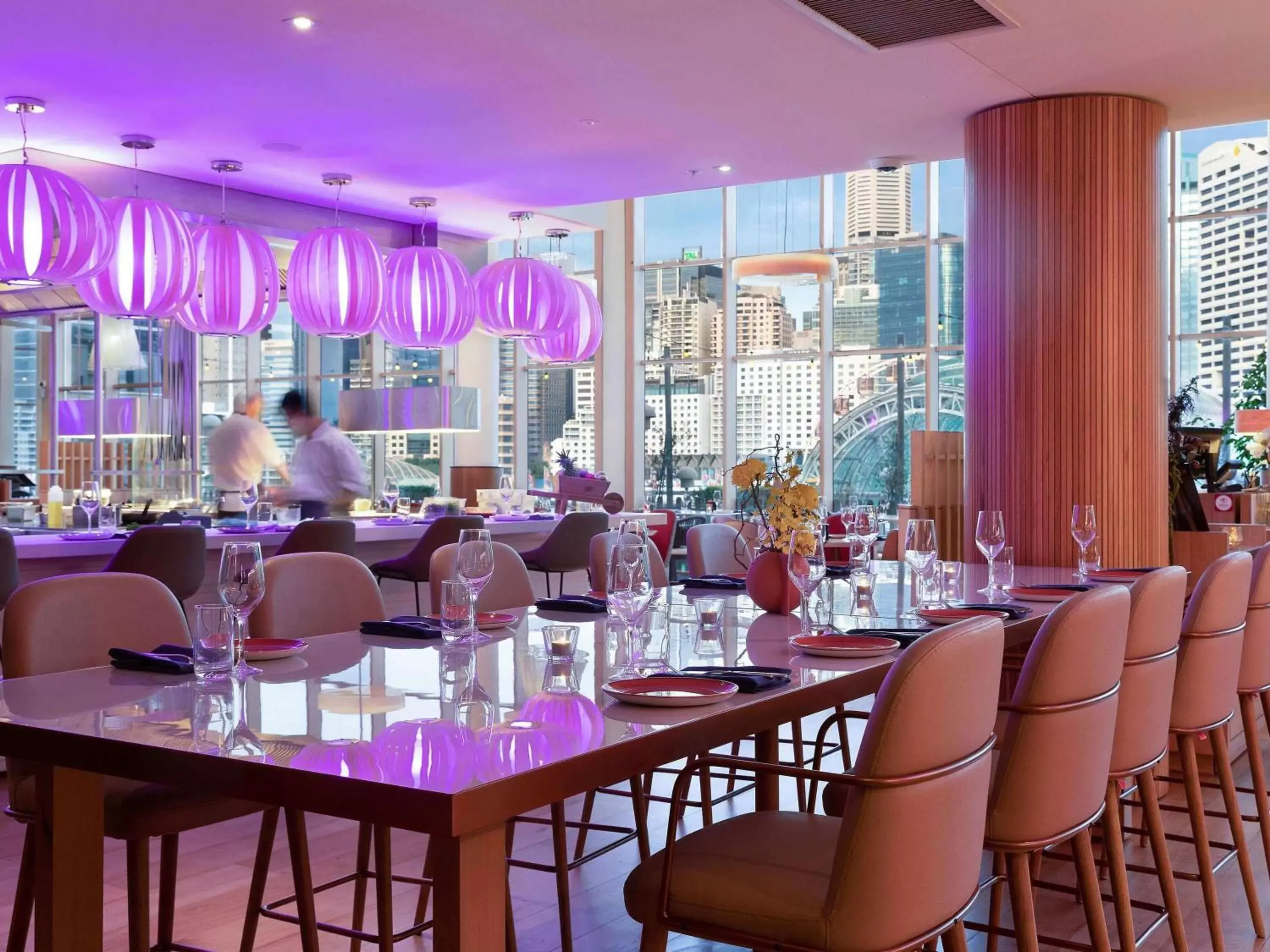 Lounge or bar, Restaurant/Places to Eat in Novotel Sydney Darling Harbour